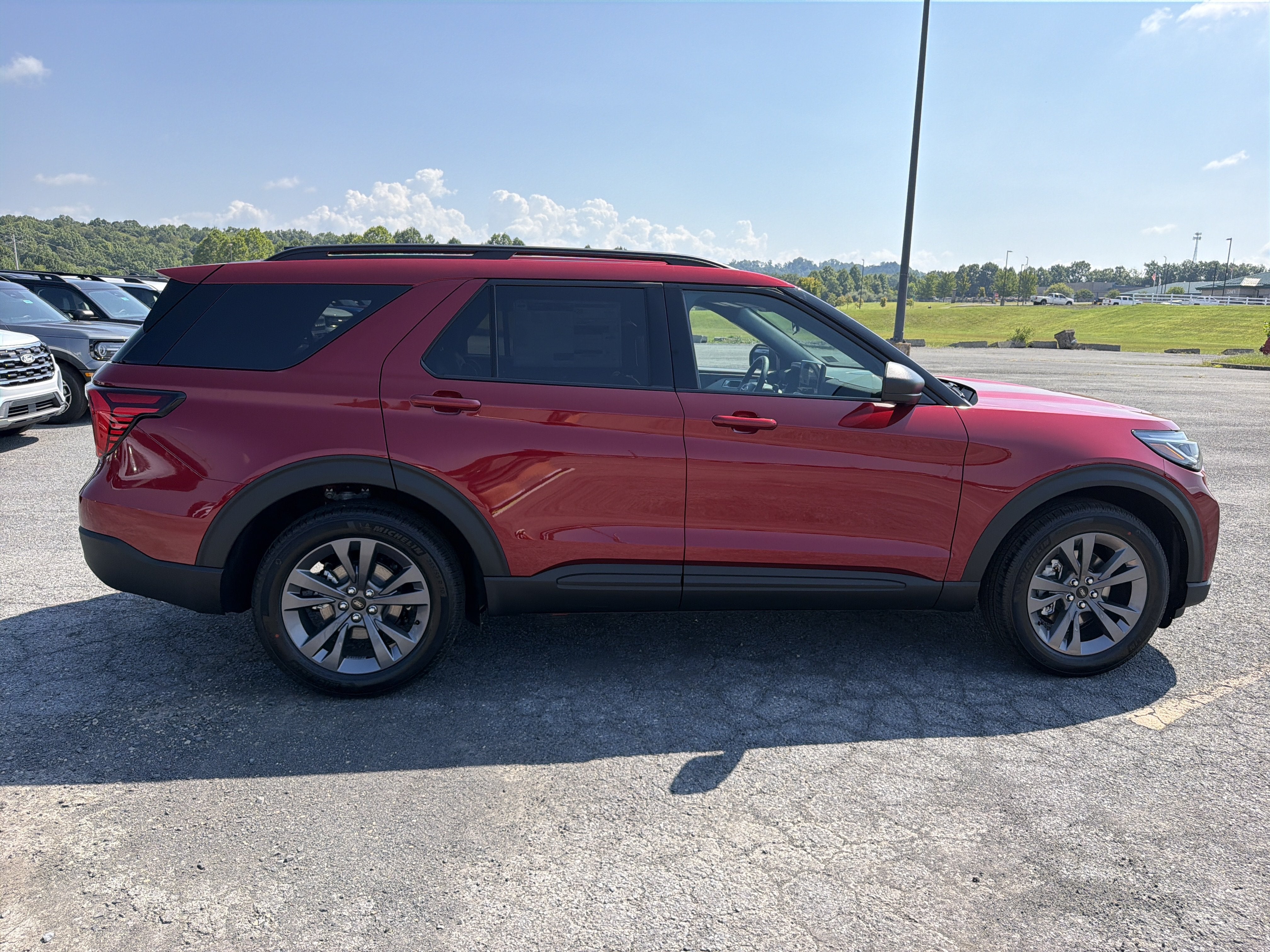2027 Ford Explorer Active w/200A Pkg