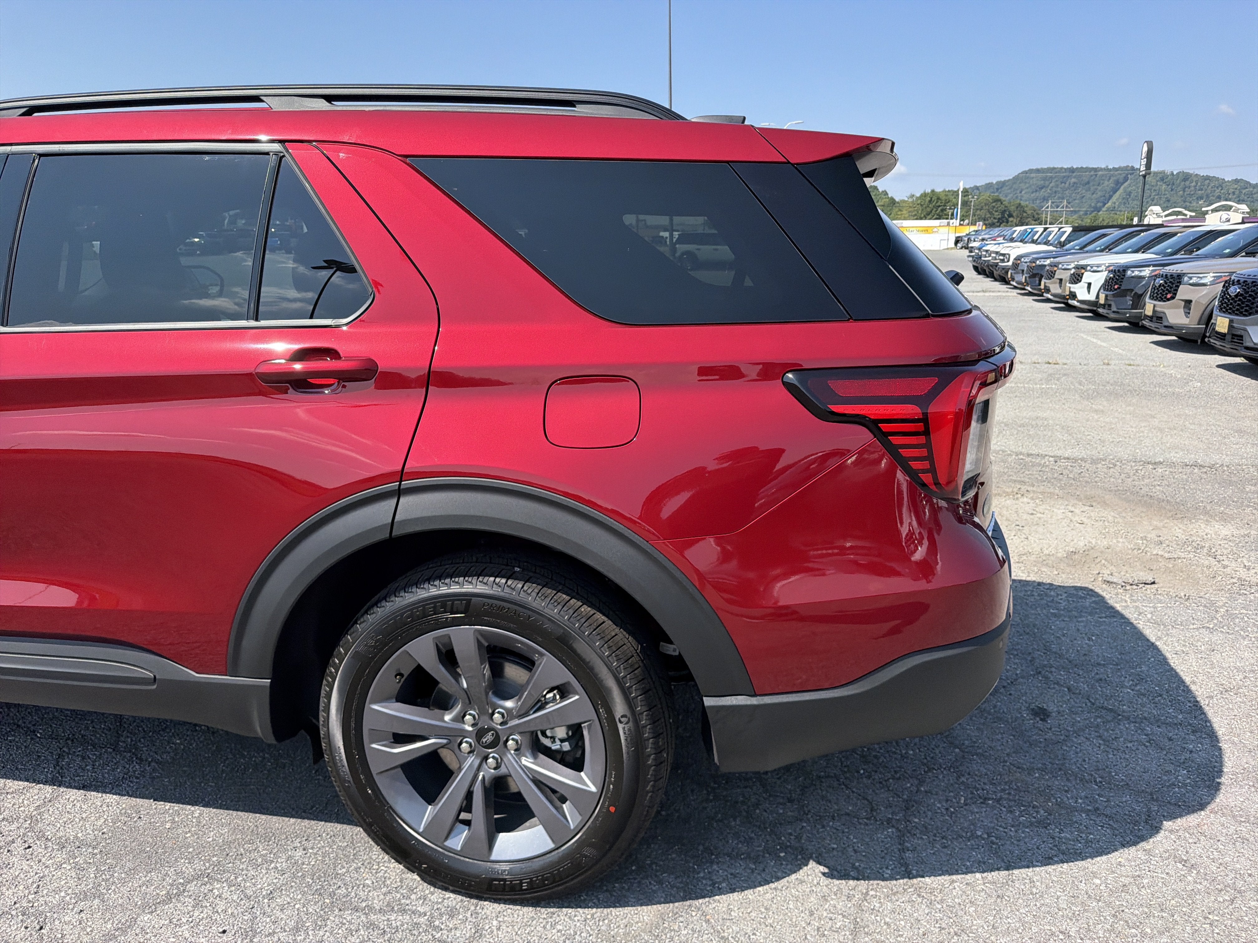 2027 Ford Explorer Active w/200A Pkg