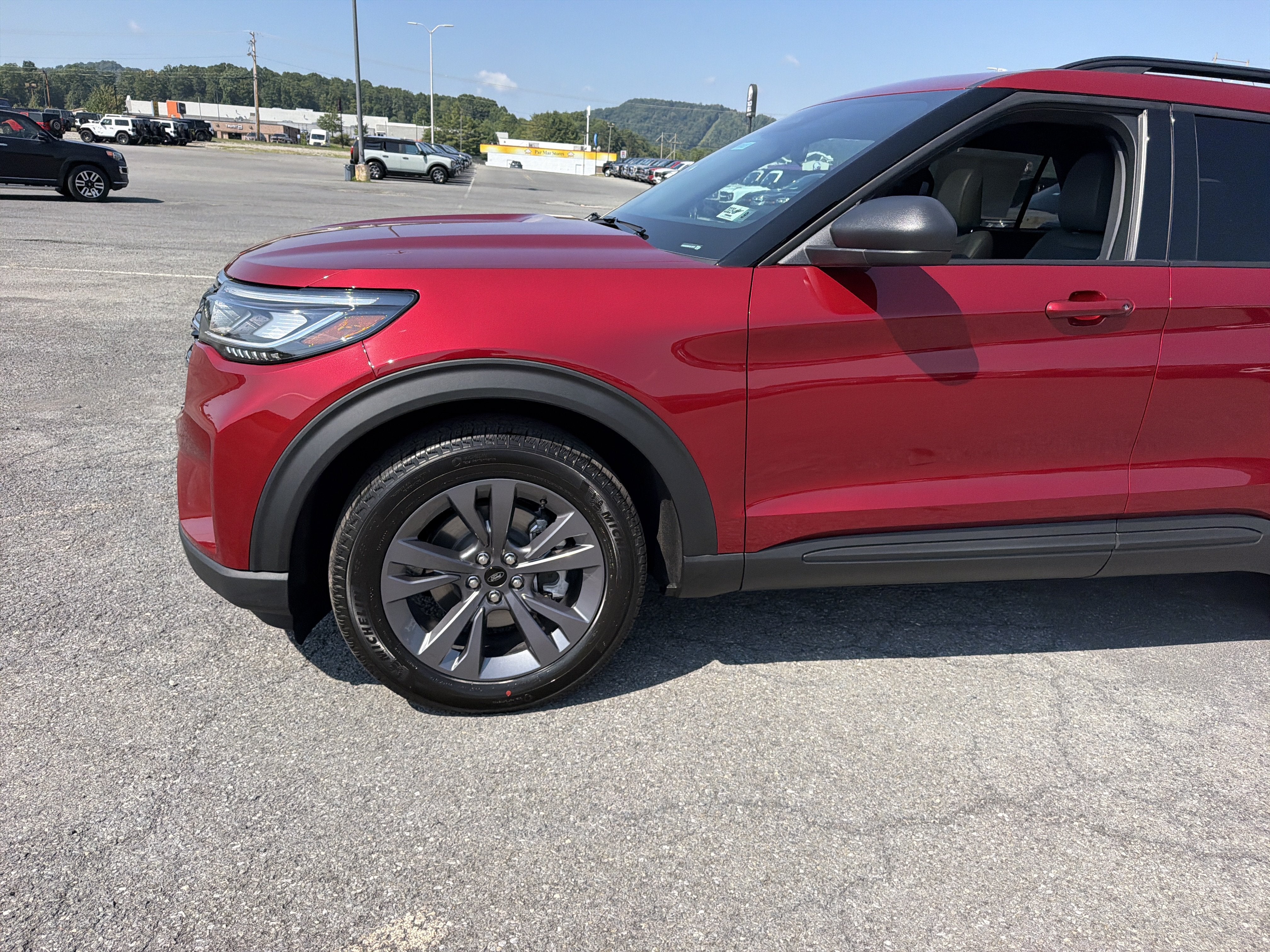 2027 Ford Explorer Active w/200A Pkg