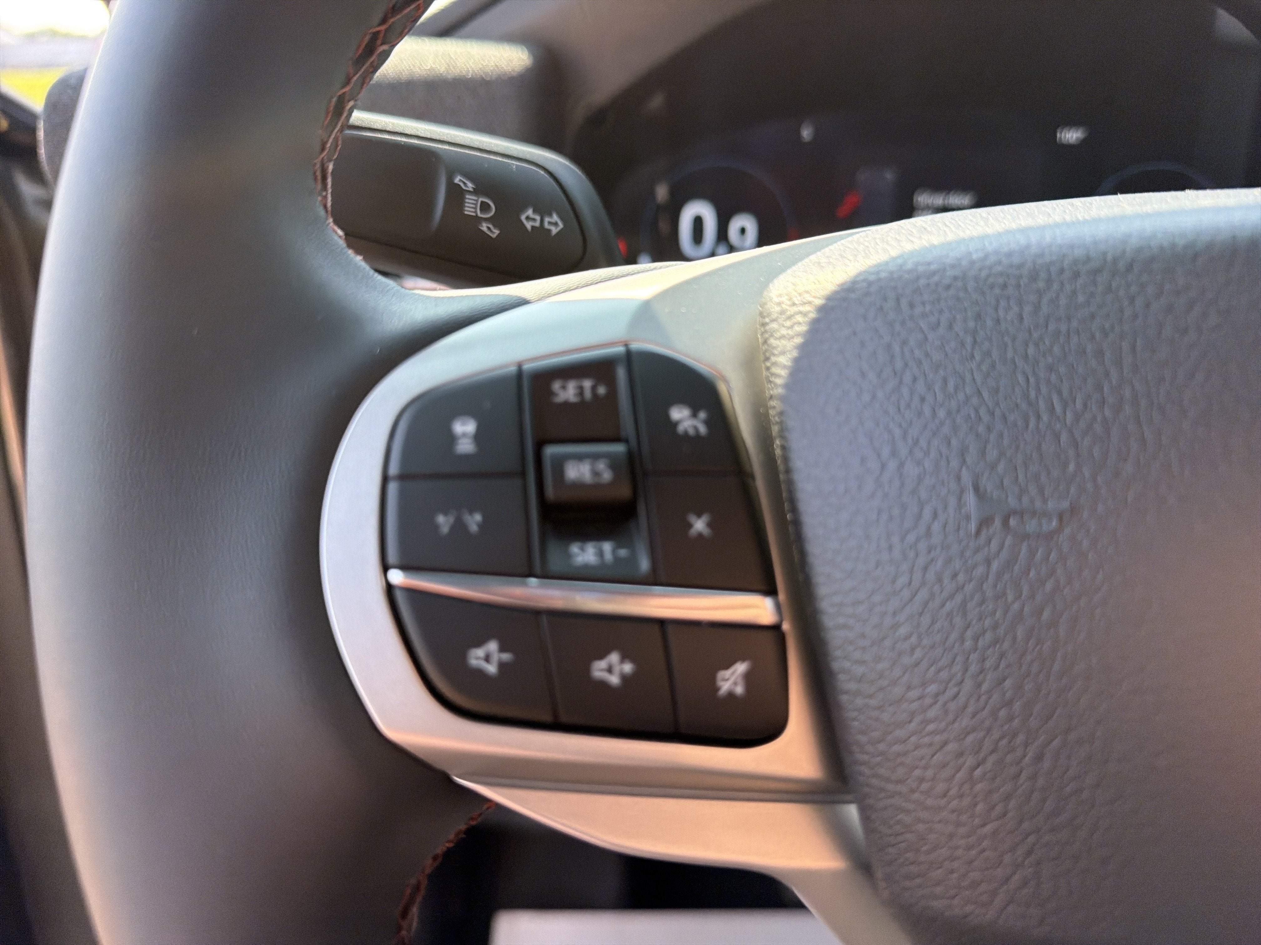 2027 Ford Explorer Active w/200A Pkg
