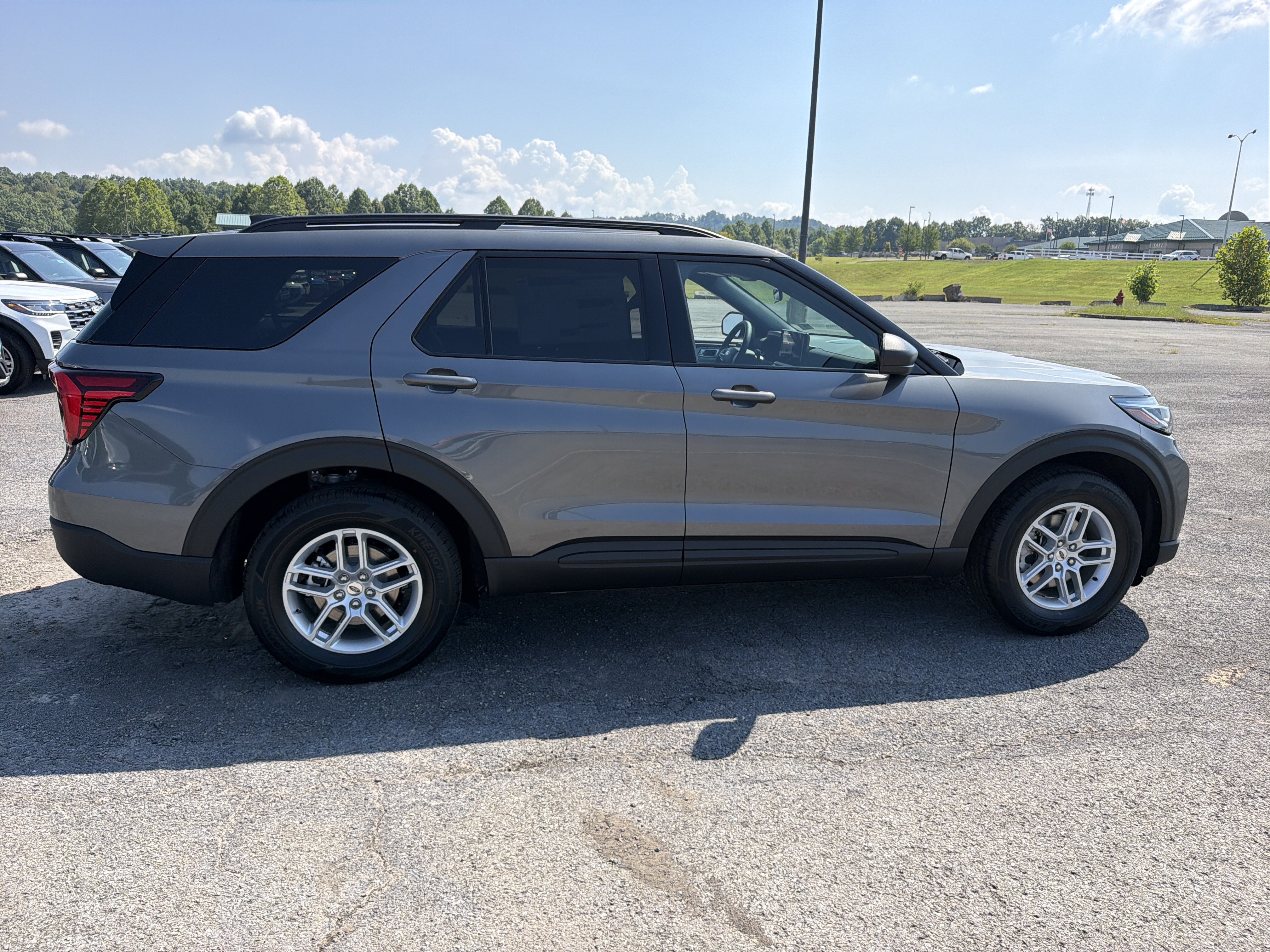 2027 Ford Explorer Active w/200A Pkg