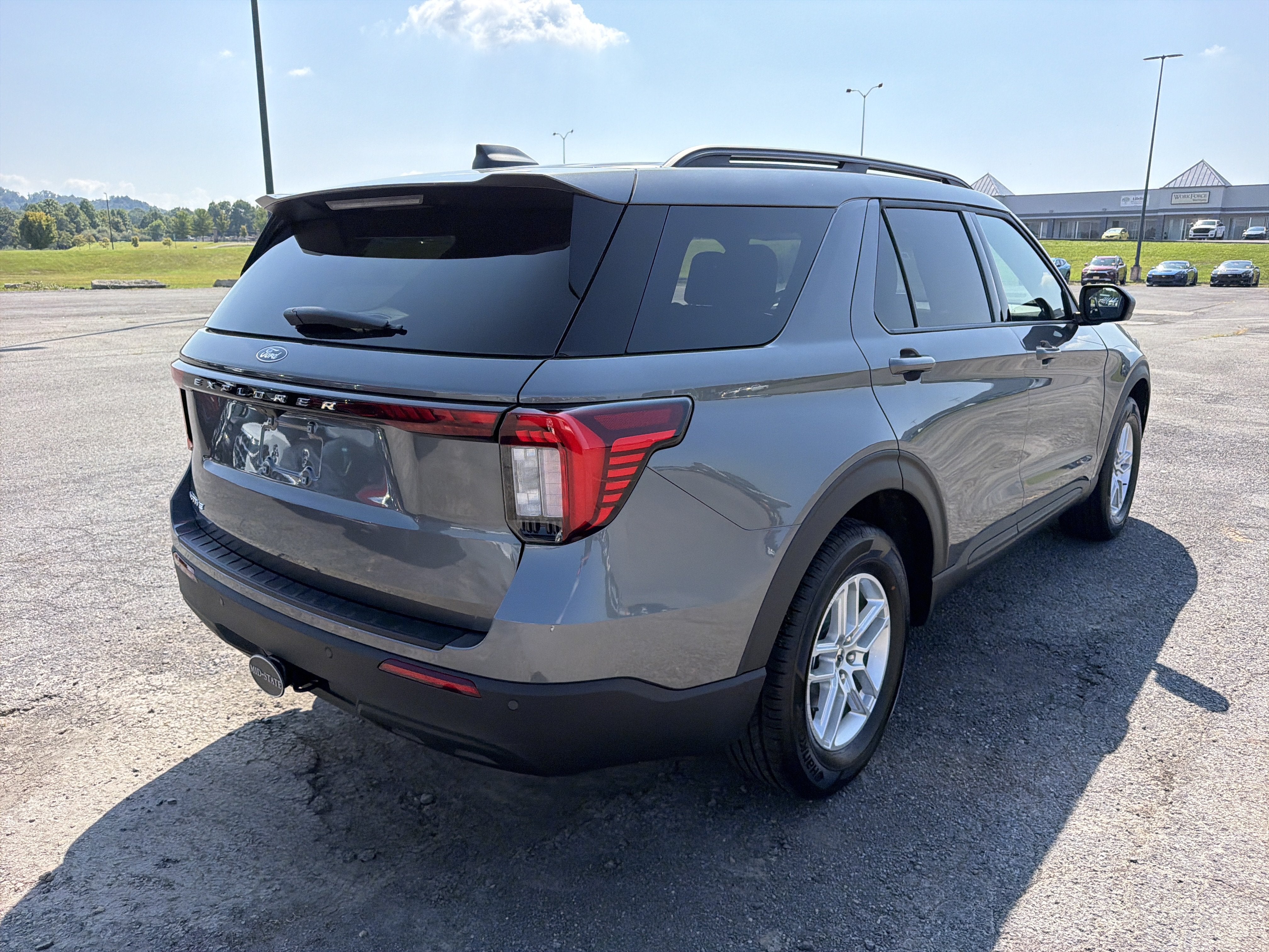 2027 Ford Explorer Active w/200A Pkg