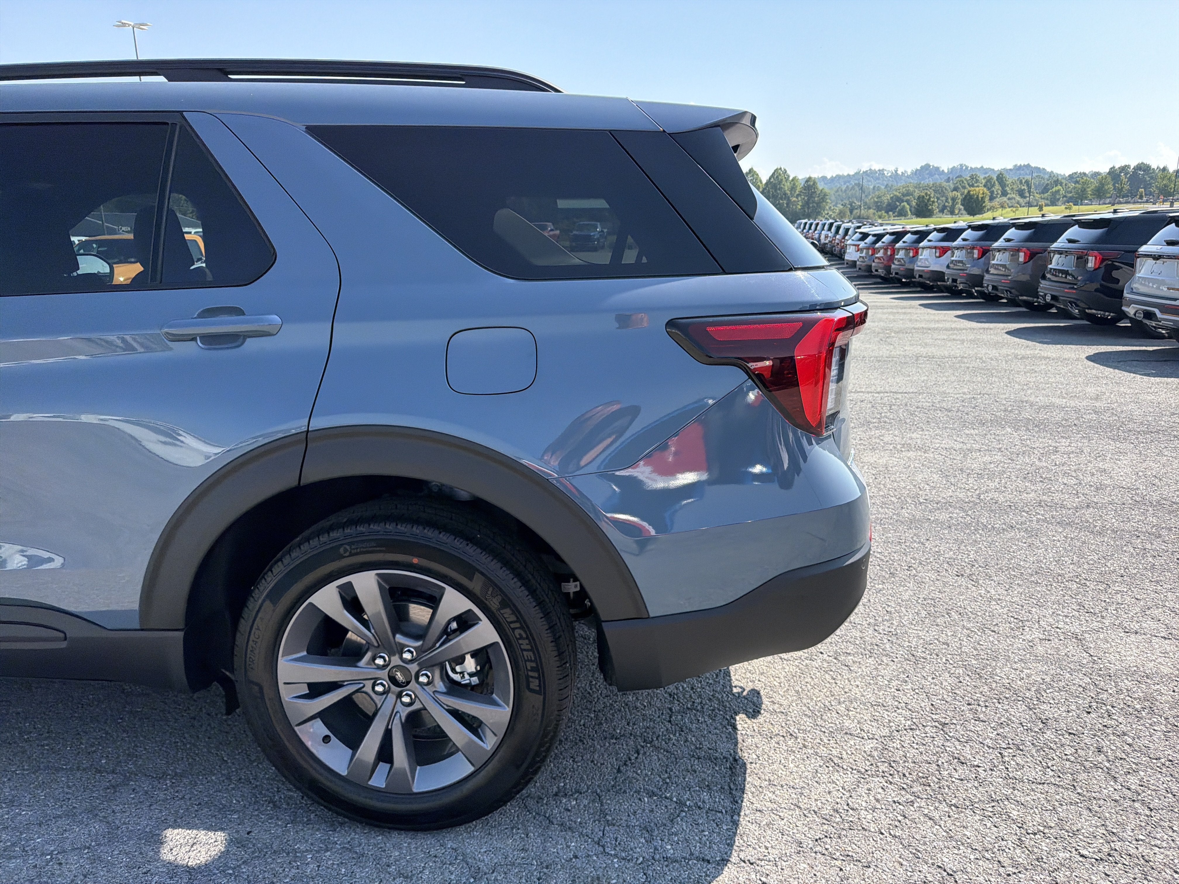 2027 Ford Explorer Active w/200A Pkg