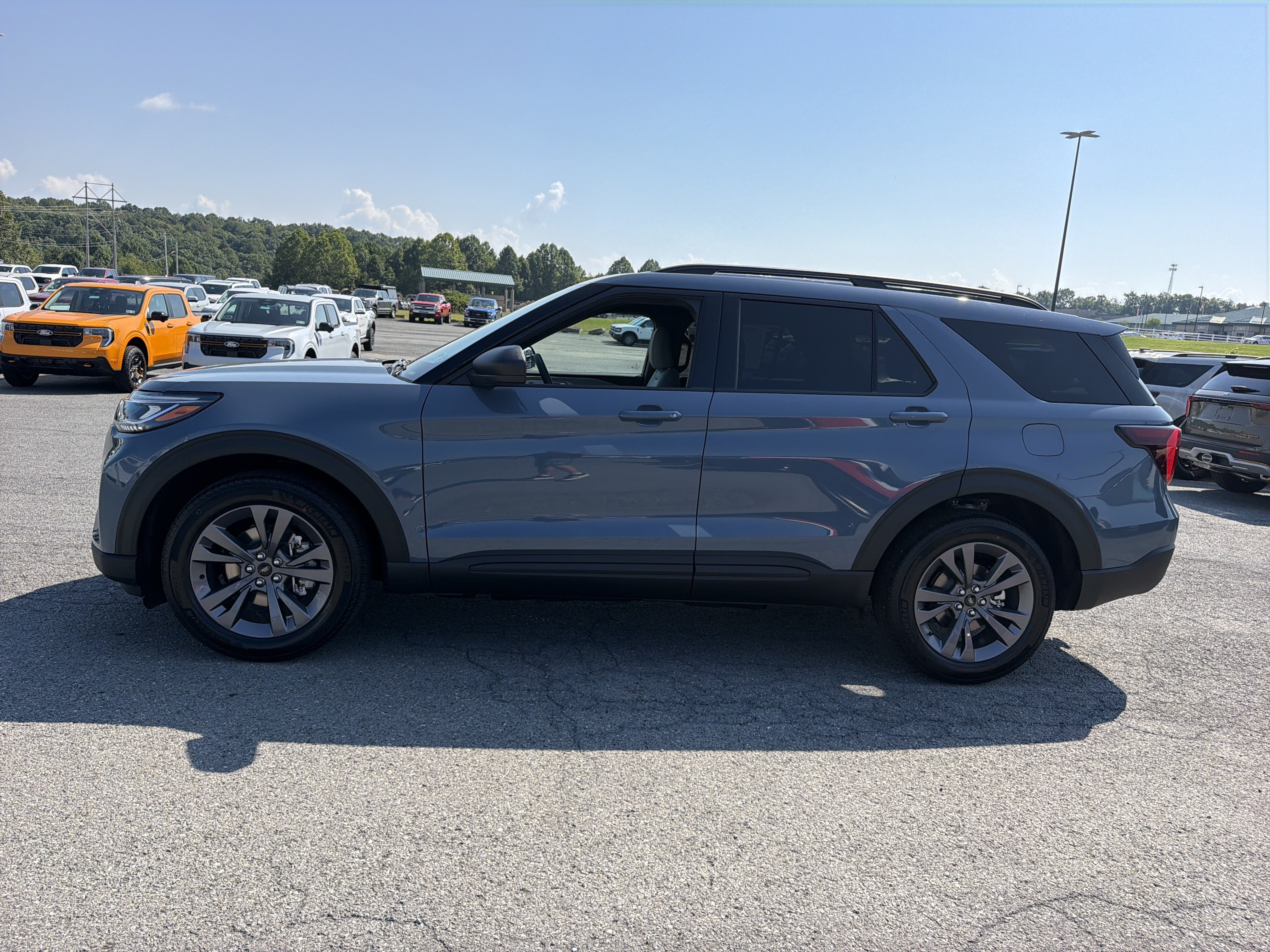 2027 Ford Explorer Active w/200A Pkg
