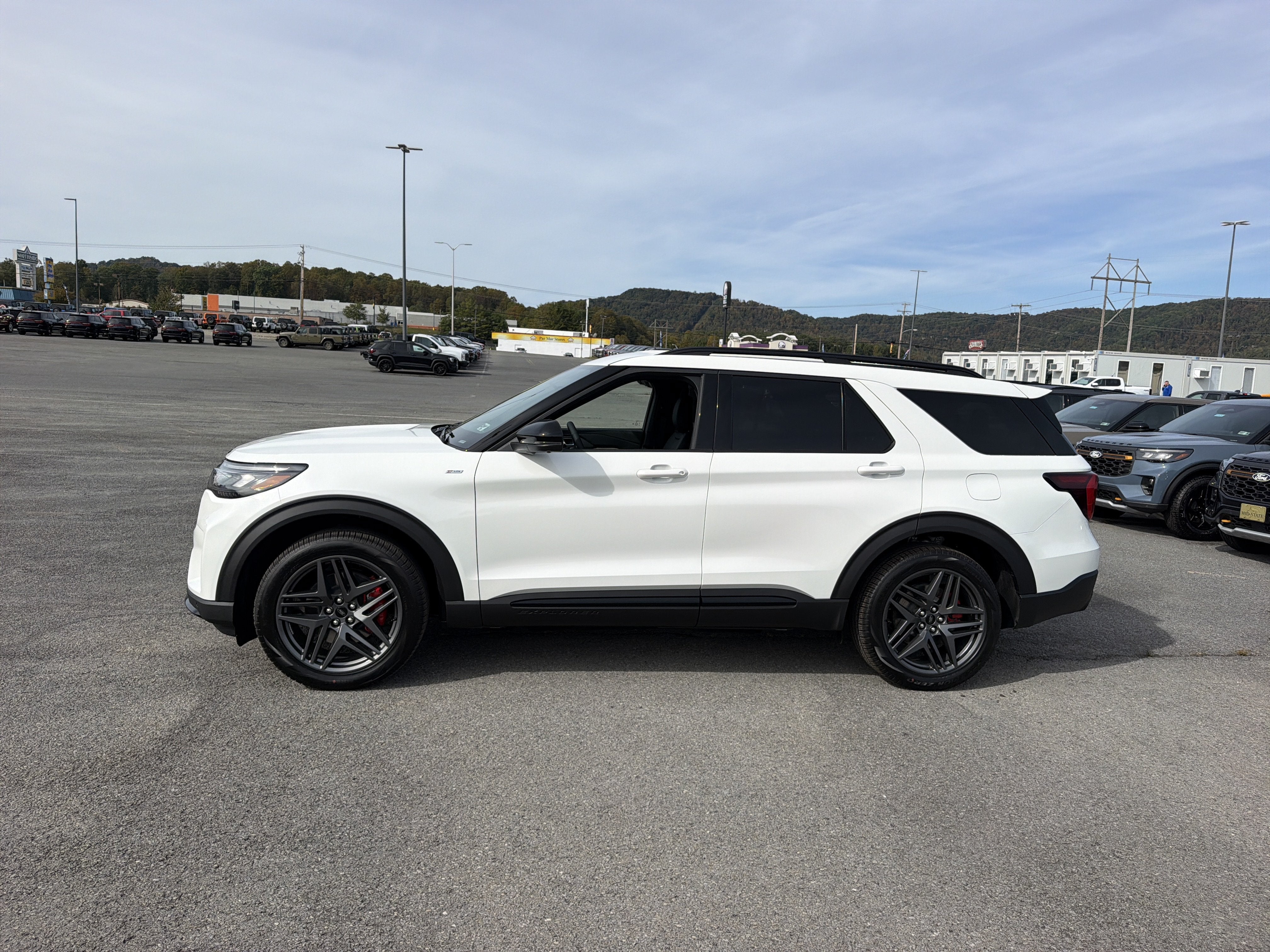 2027 Ford Explorer ST-Line