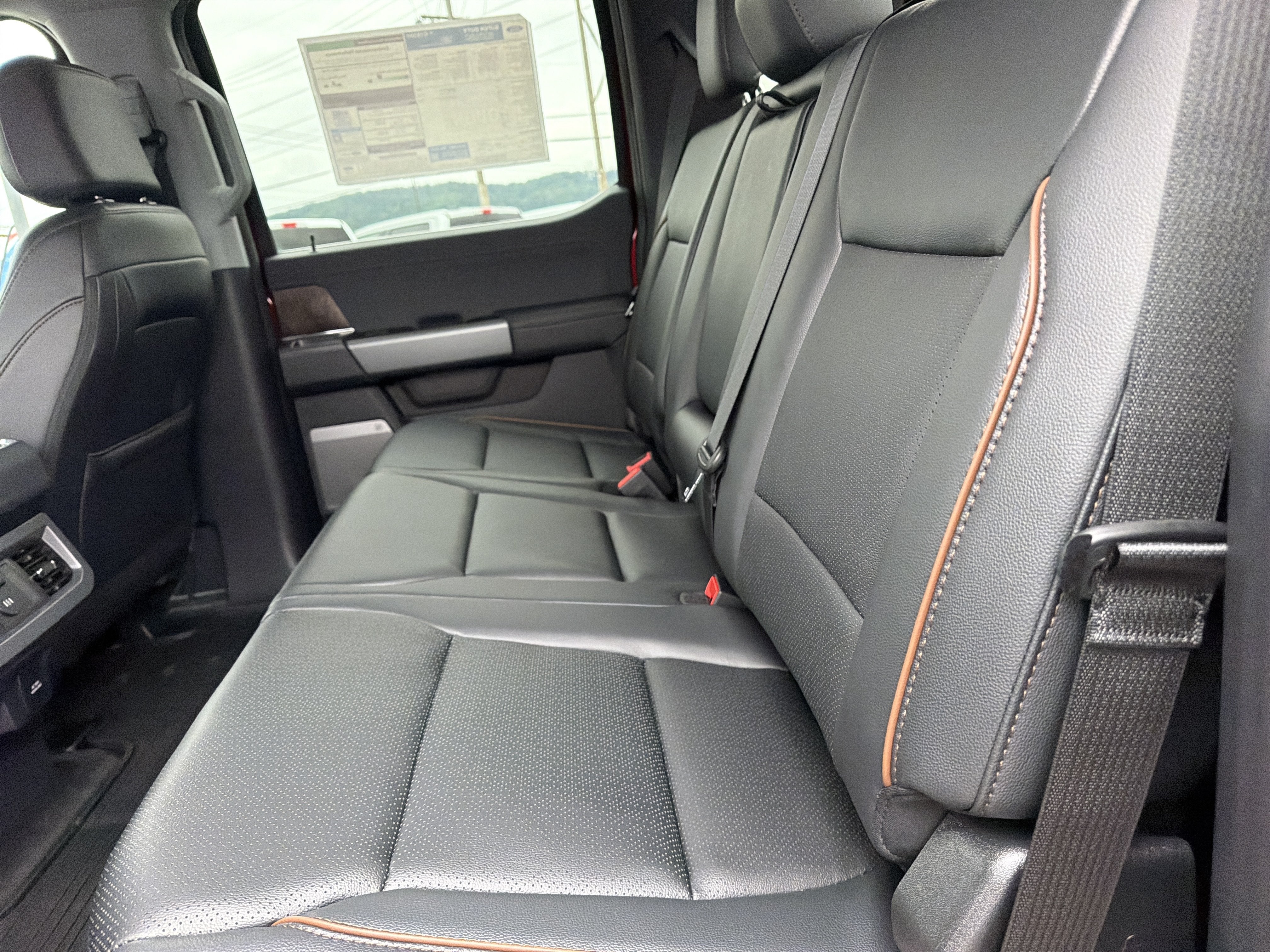 2027 Ford Super Duty F-250 SRW LARIAT