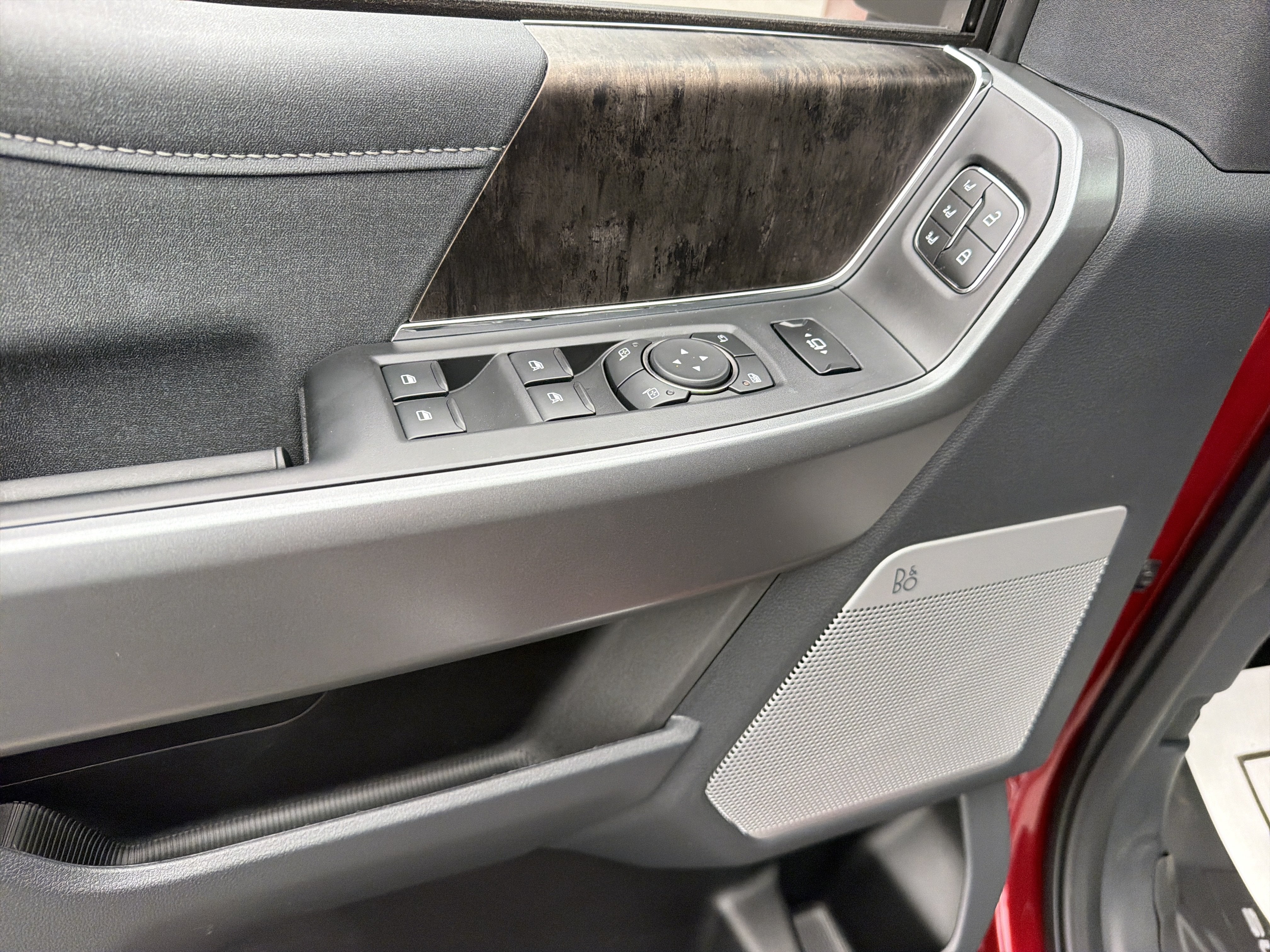 2027 Ford Super Duty F-250 SRW LARIAT
