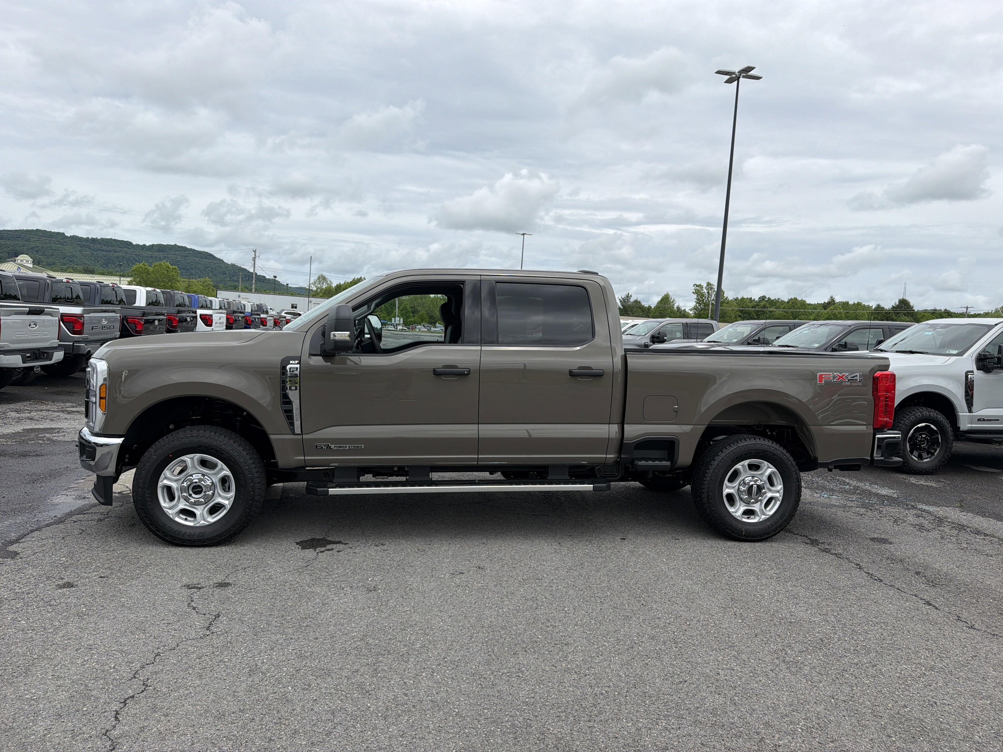 2026 Ford Super Duty F-250 SRW XLT