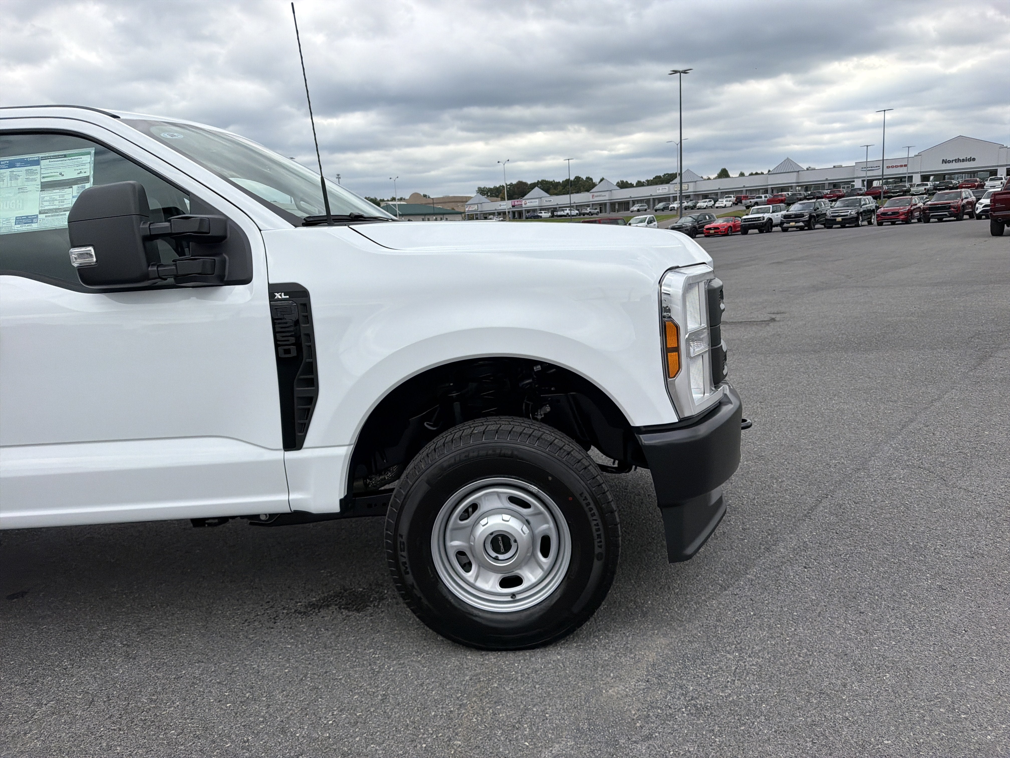 2027 Ford Super Duty F-250 SRW XL