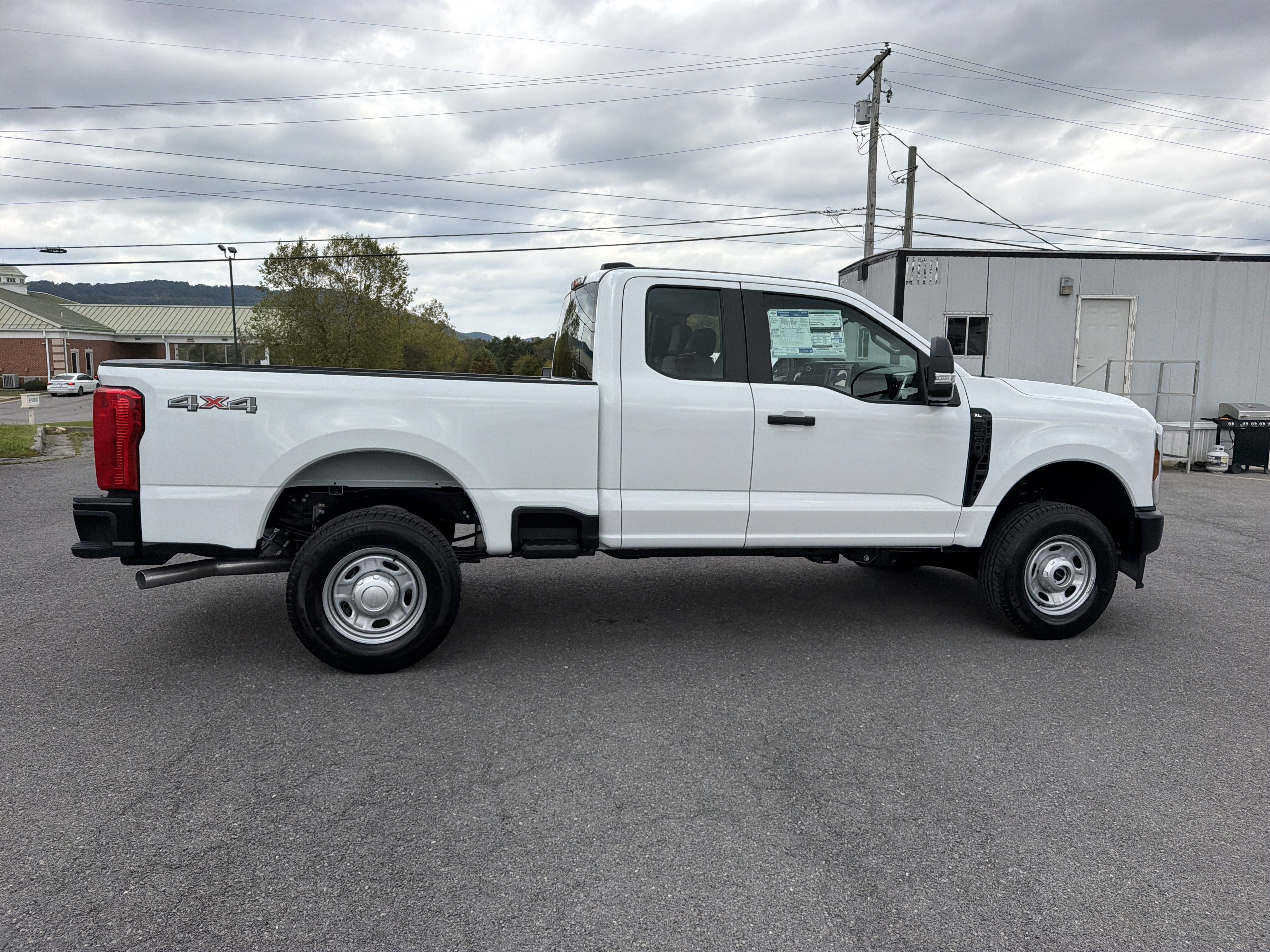 2027 Ford Super Duty F-250 SRW XL
