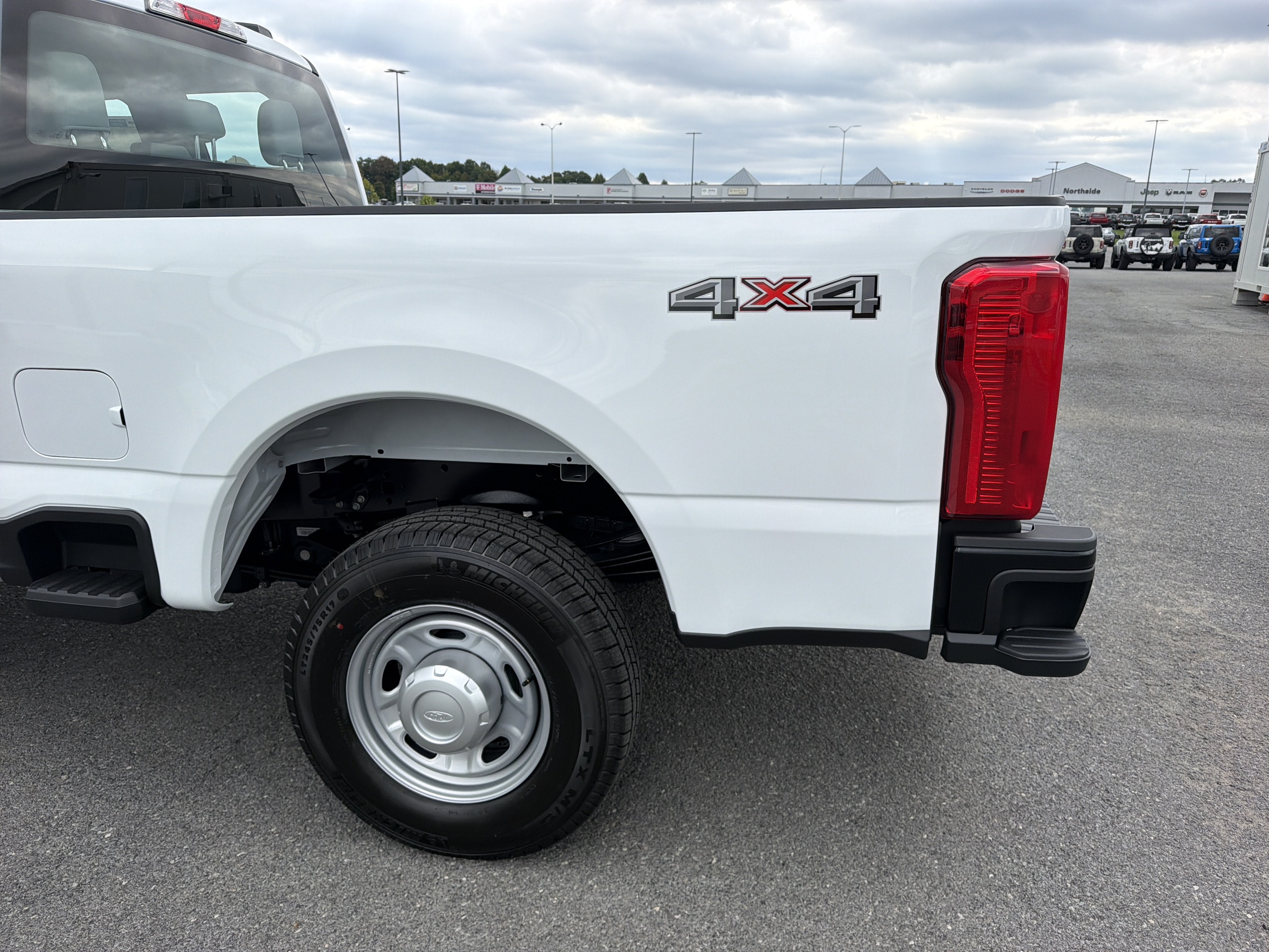 2027 Ford Super Duty F-250 SRW XL