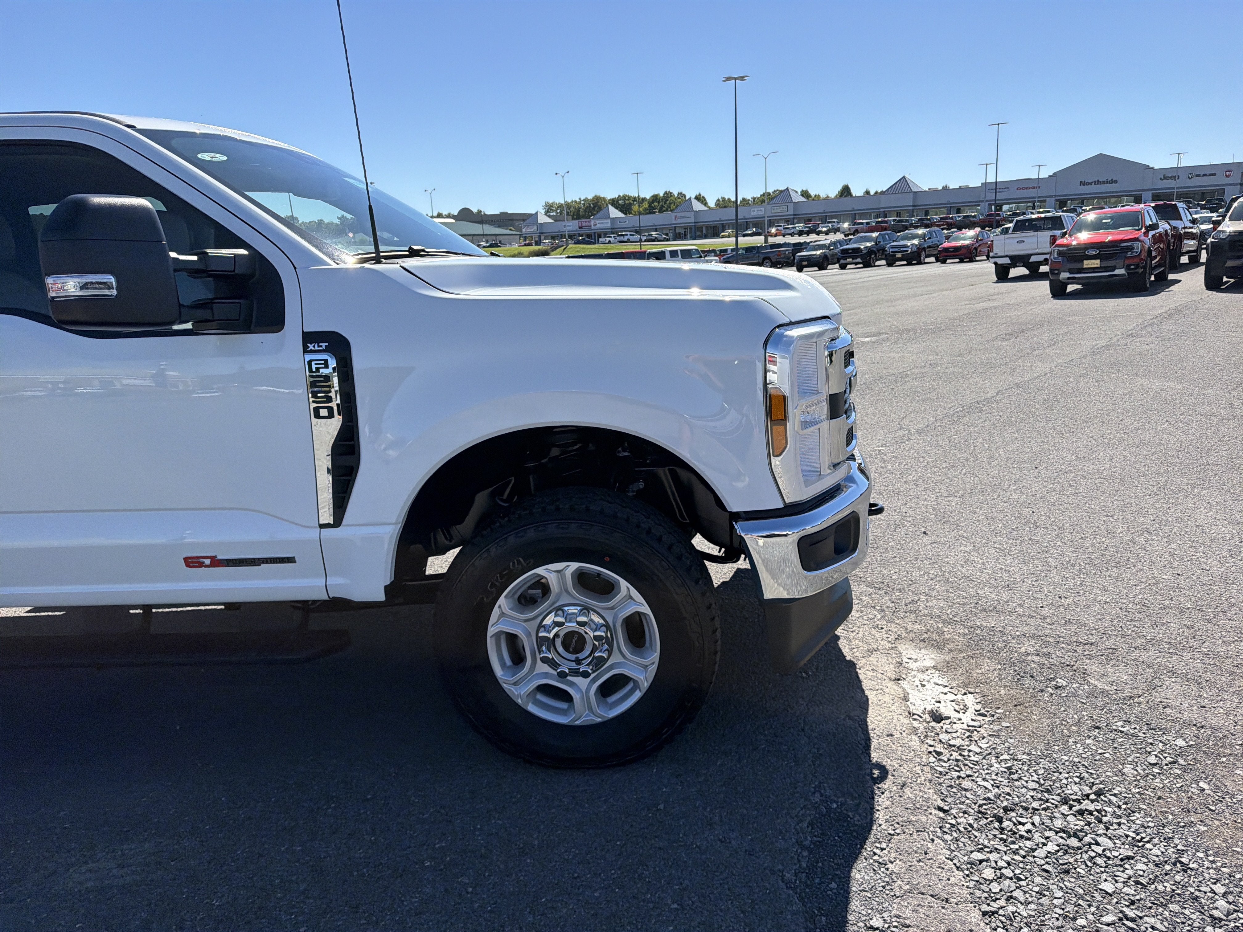2027 Ford Super Duty F-250 SRW XLT