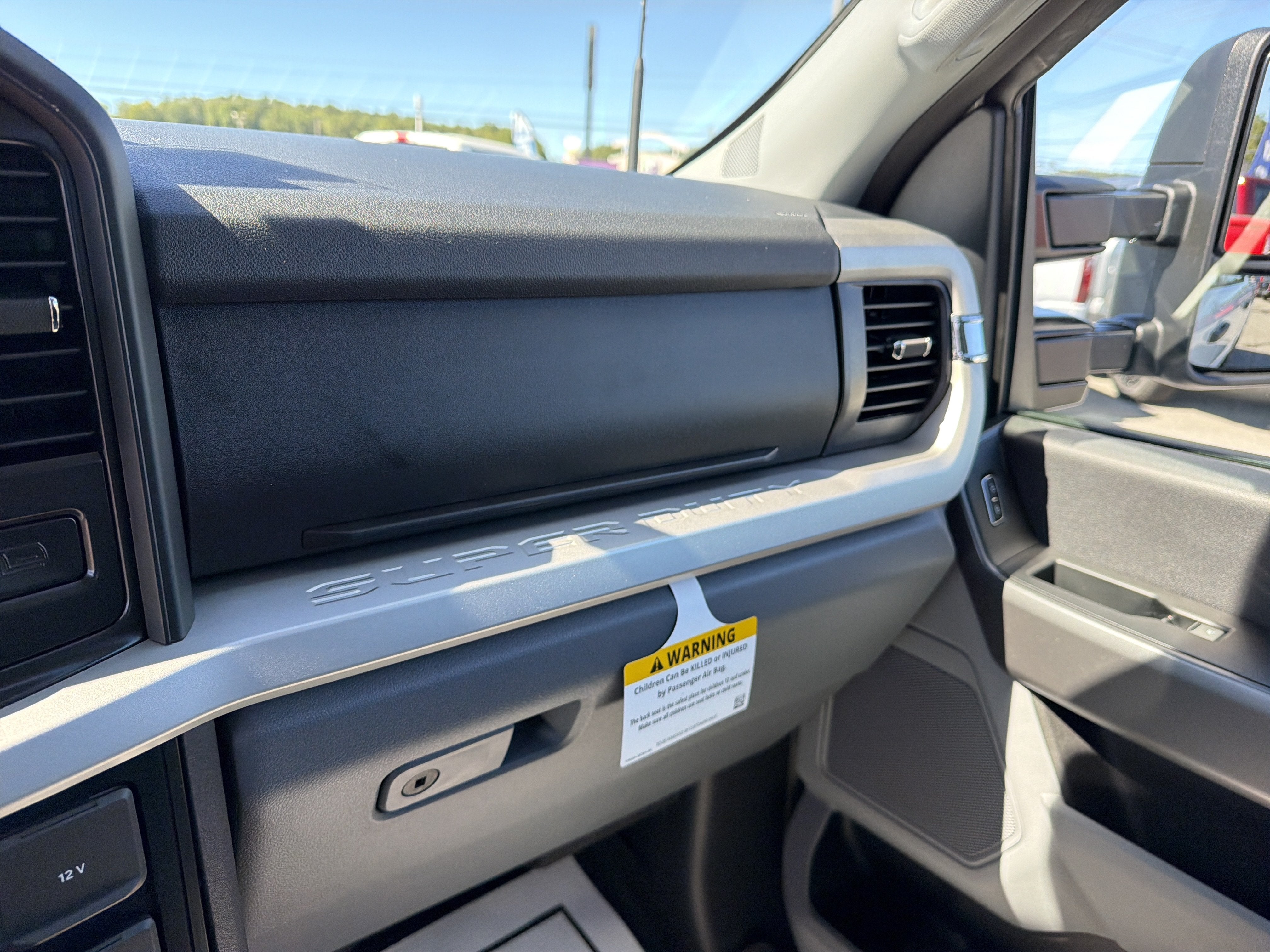 2027 Ford Super Duty F-250 SRW XLT
