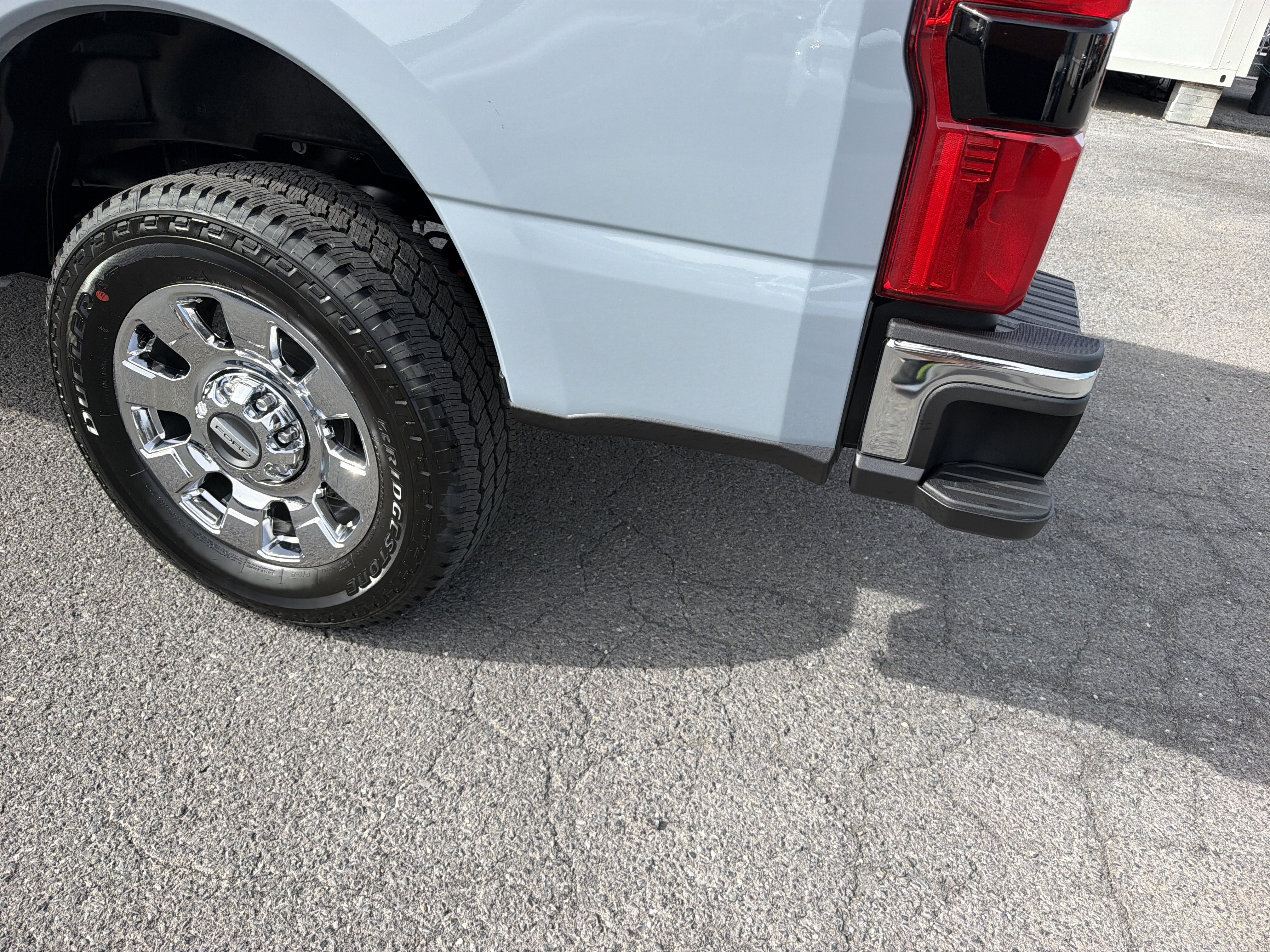 2027 Ford Super Duty F-250 SRW LARIAT