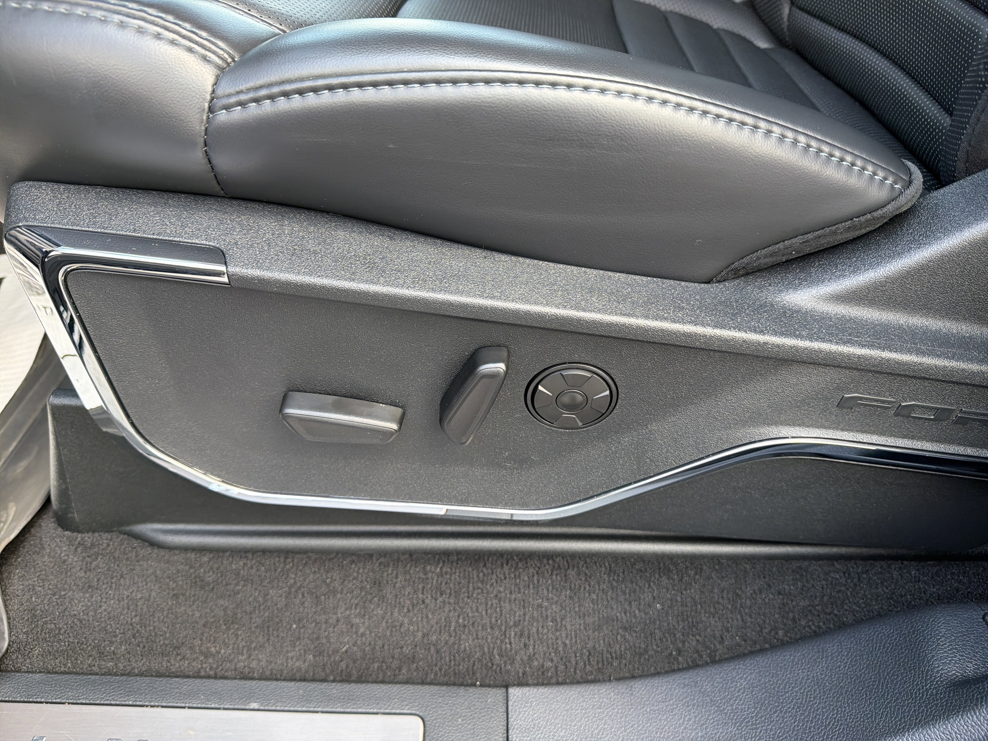 2025 Ford Super Duty F-250 SRW Platinum