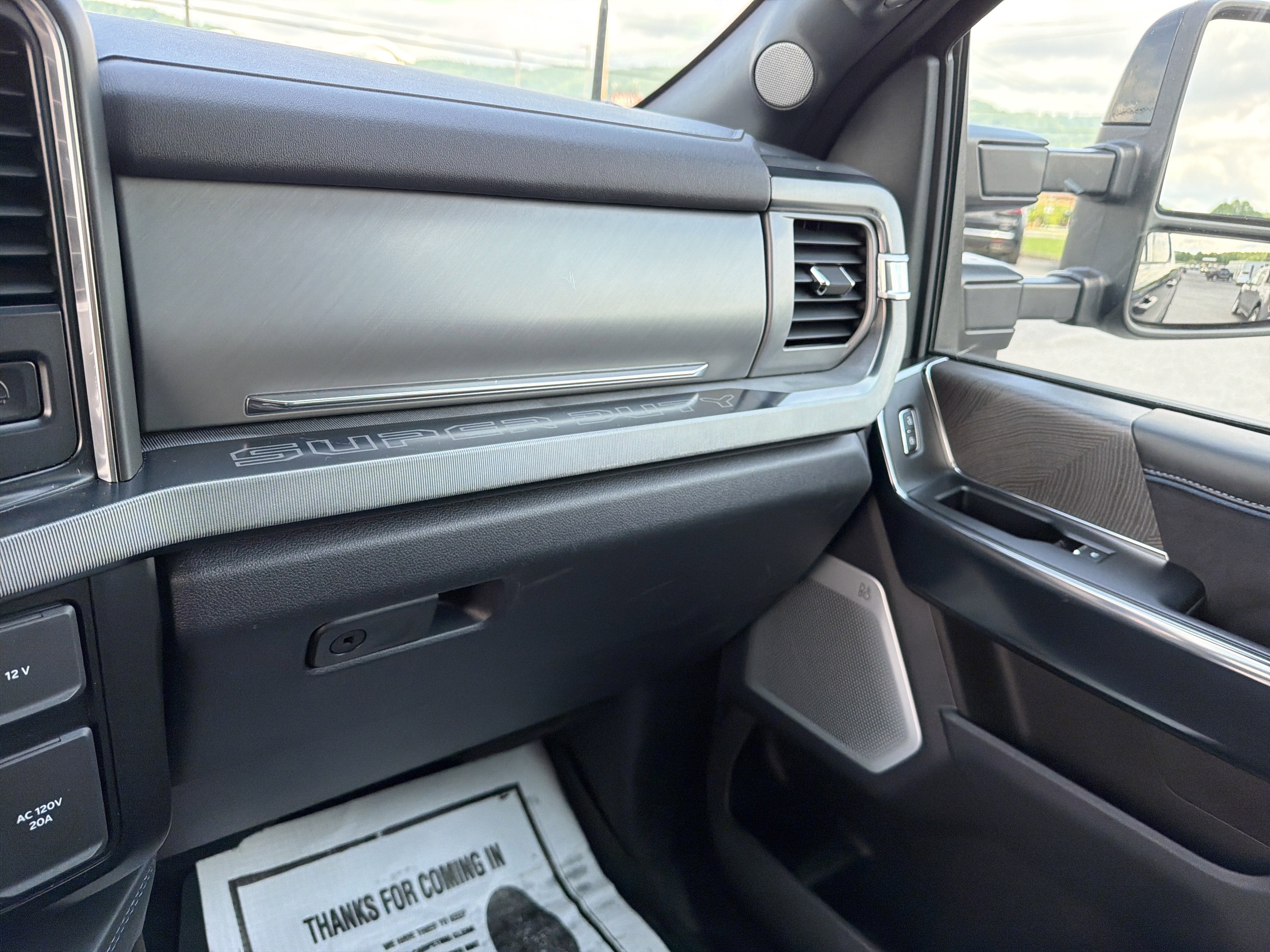 2025 Ford Super Duty F-250 SRW Platinum