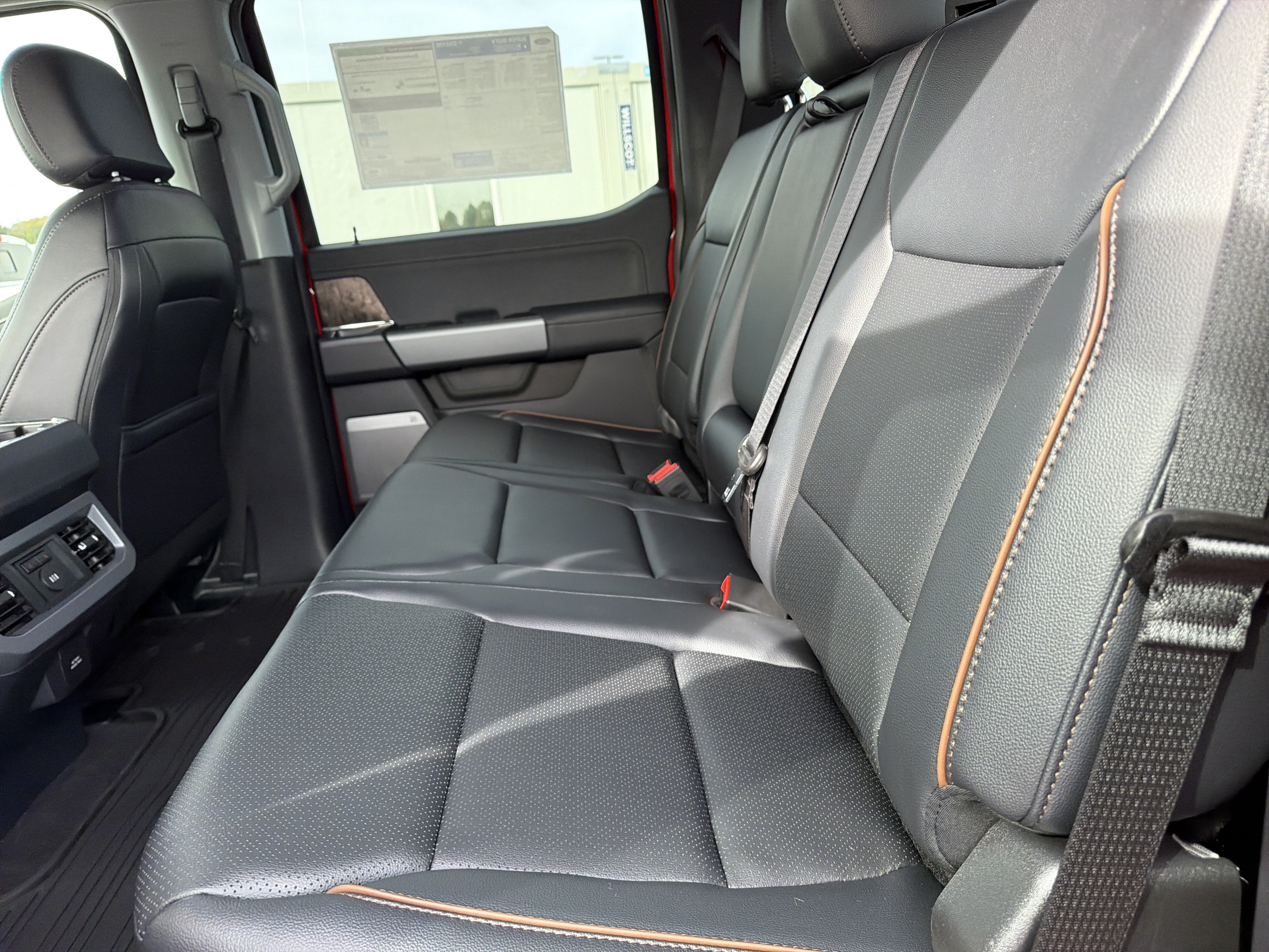 2027 Ford Super Duty F-250 SRW LARIAT