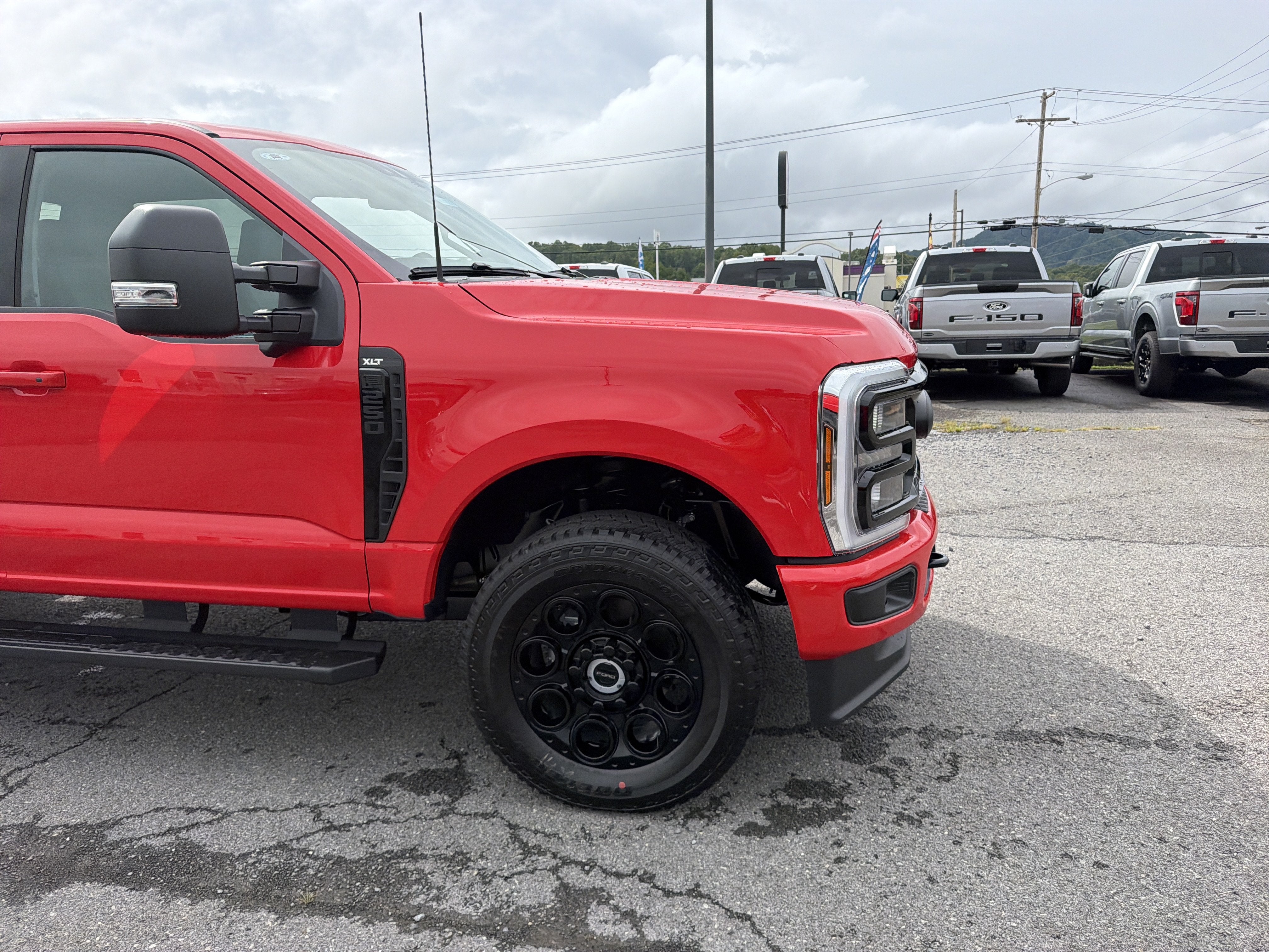 2027 Ford Super Duty F-250 SRW XLT
