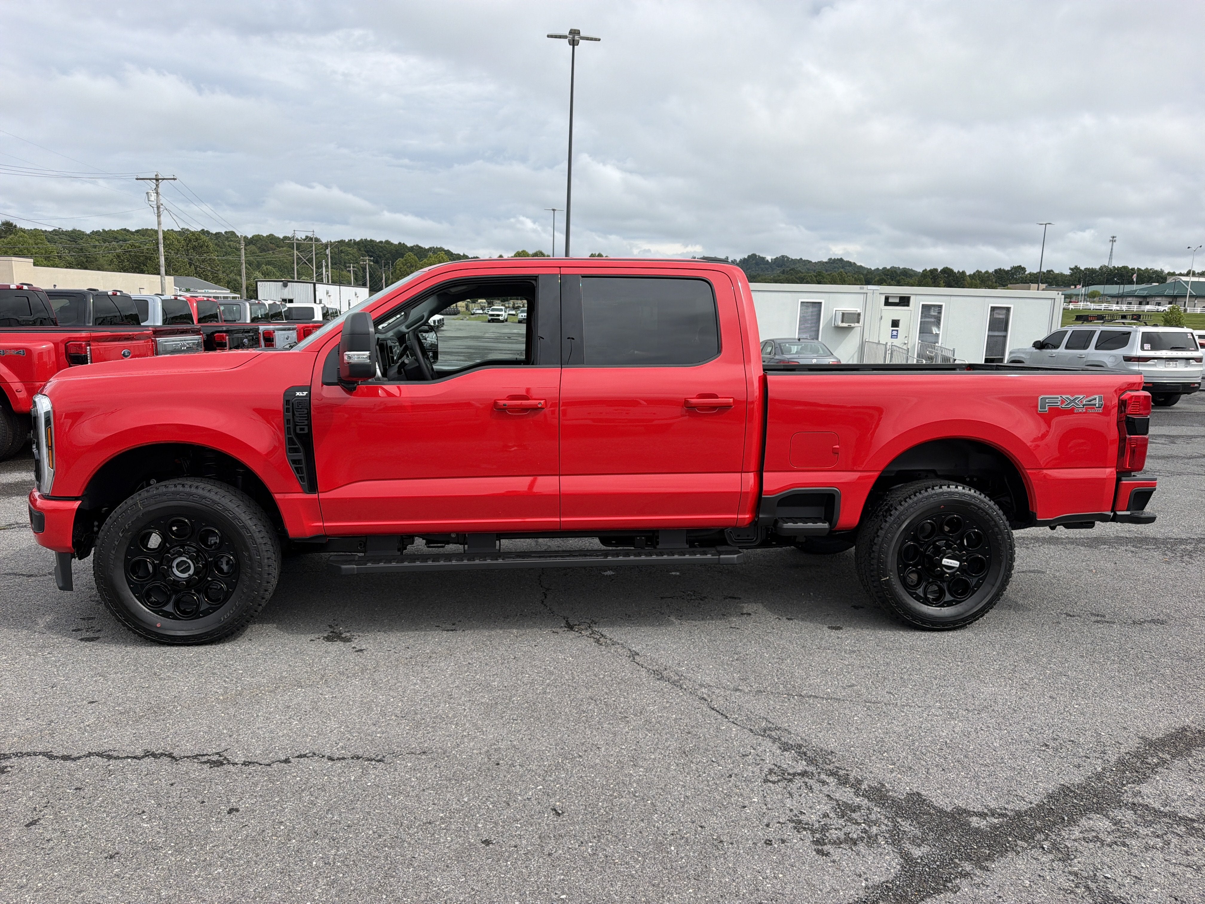 2027 Ford Super Duty F-250 SRW XLT