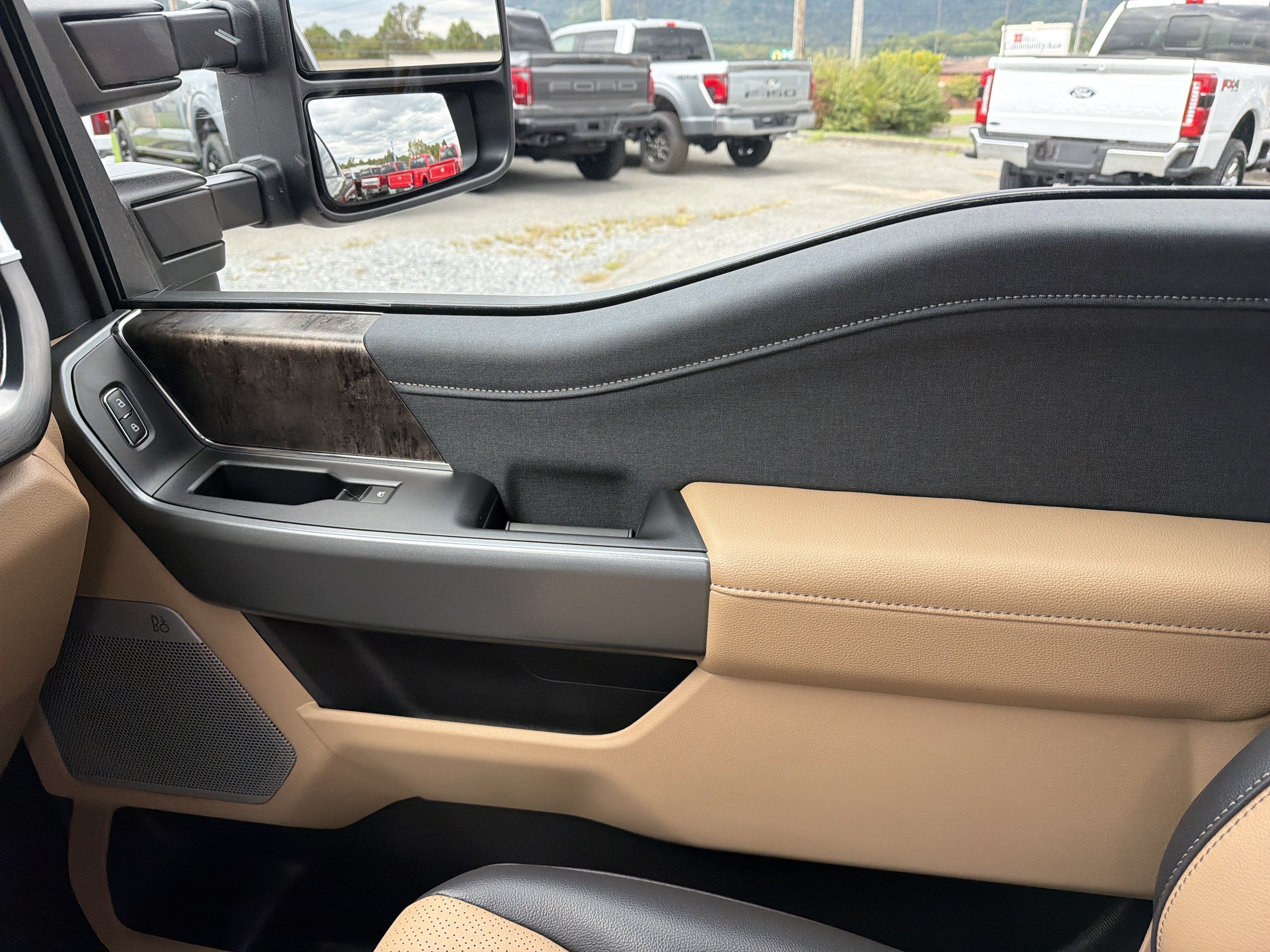 2027 Ford Super Duty F-250 SRW LARIAT