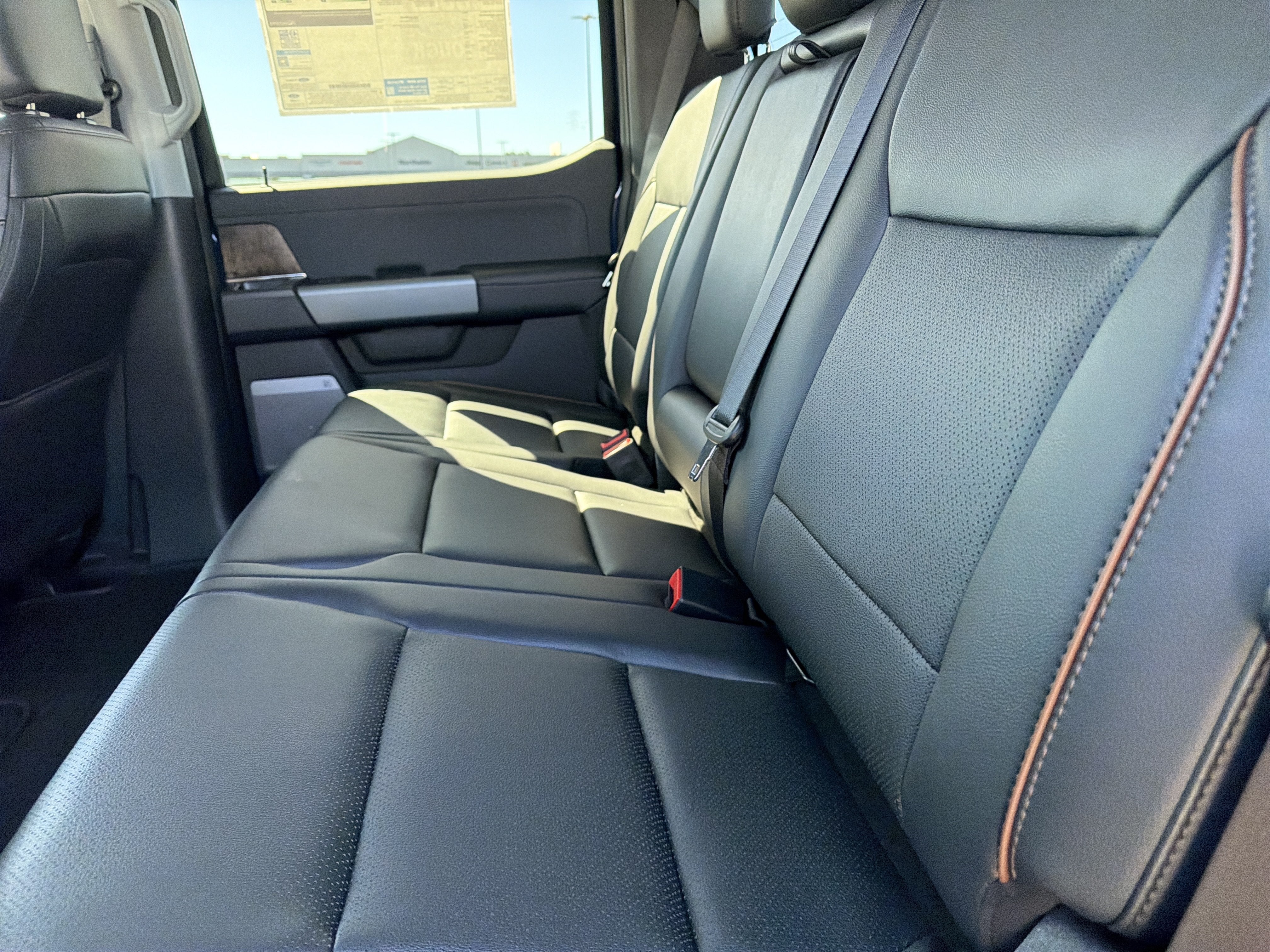 2027 Ford Super Duty F-250 SRW LARIAT