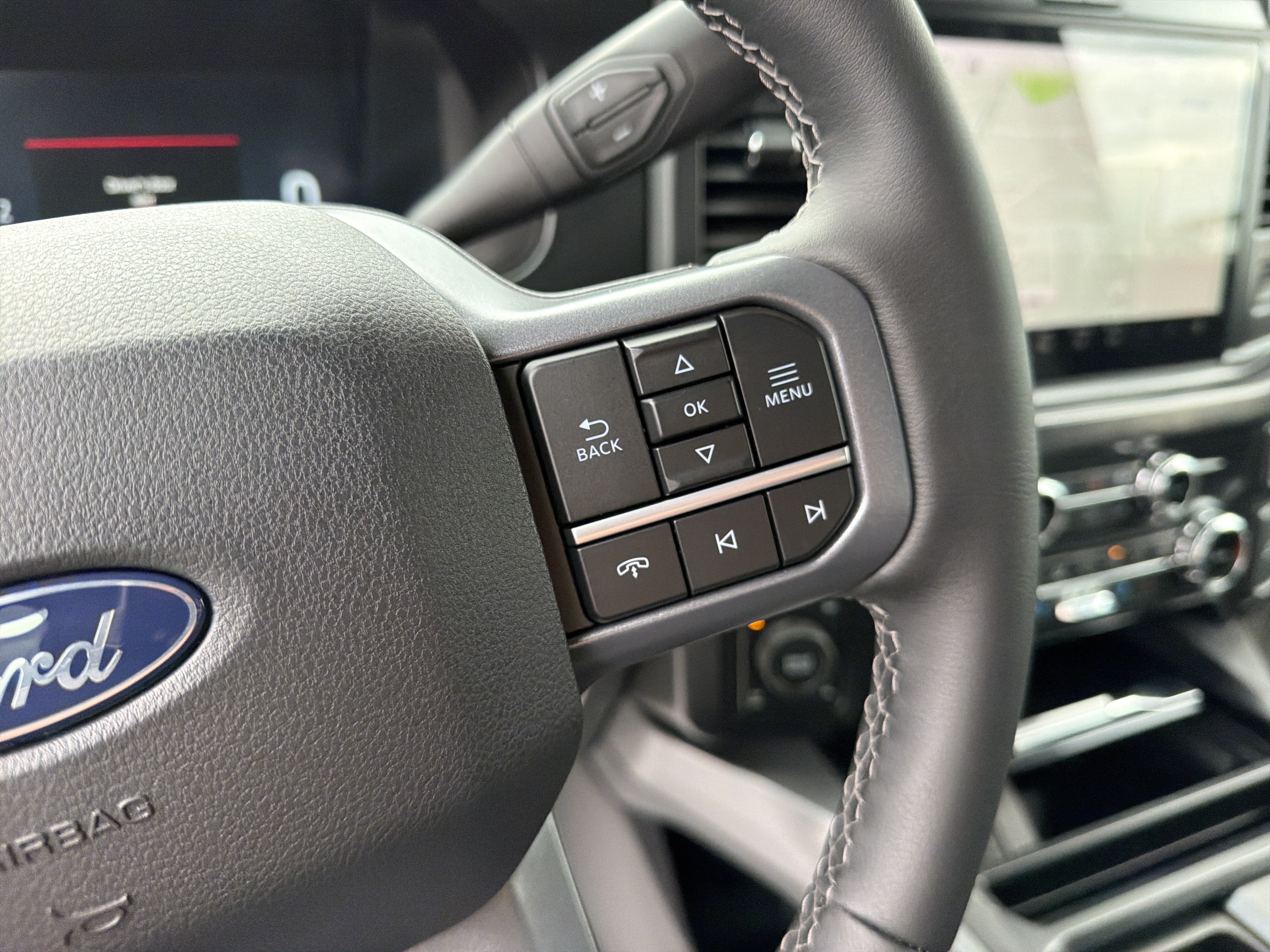 2027 Ford Super Duty F-350 SRW LARIAT