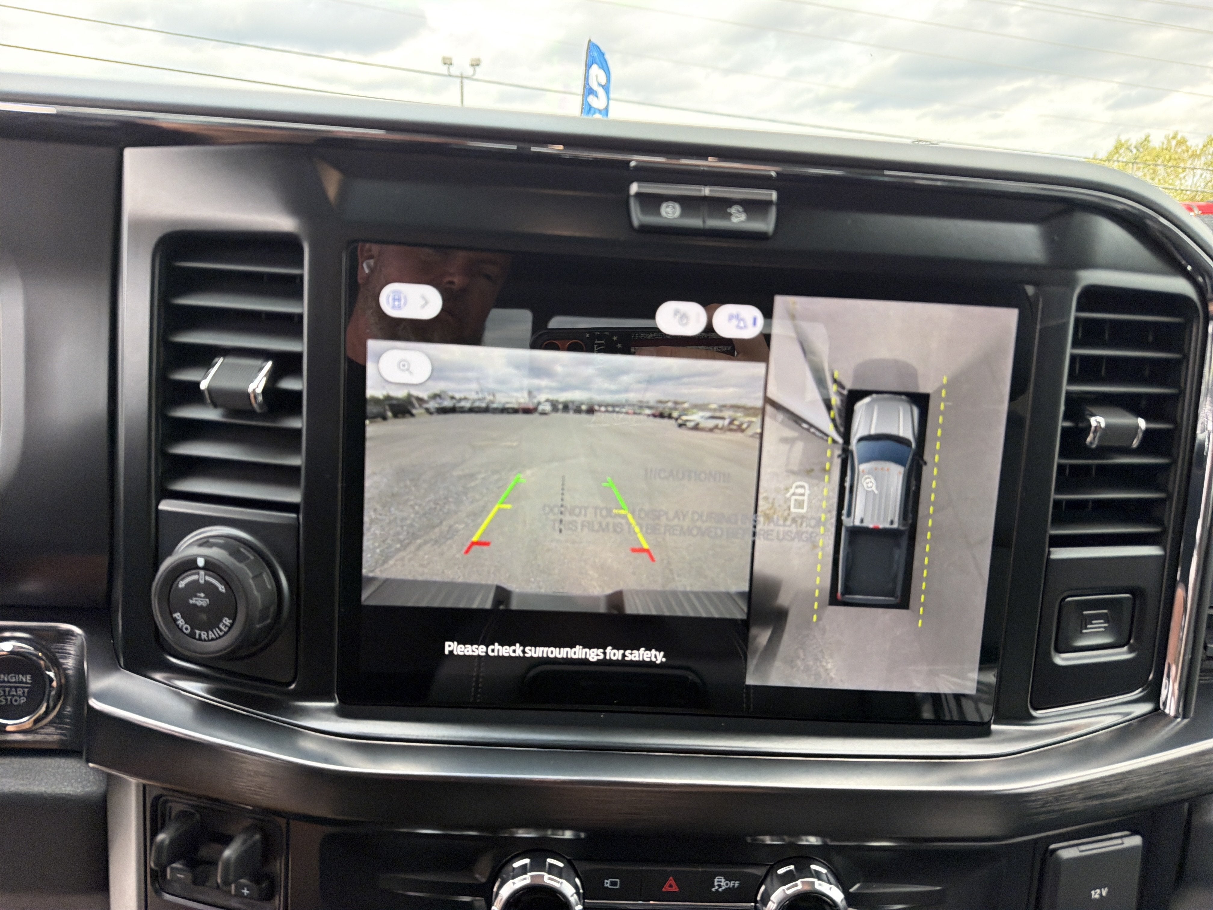 2027 Ford Super Duty F-350 SRW LARIAT