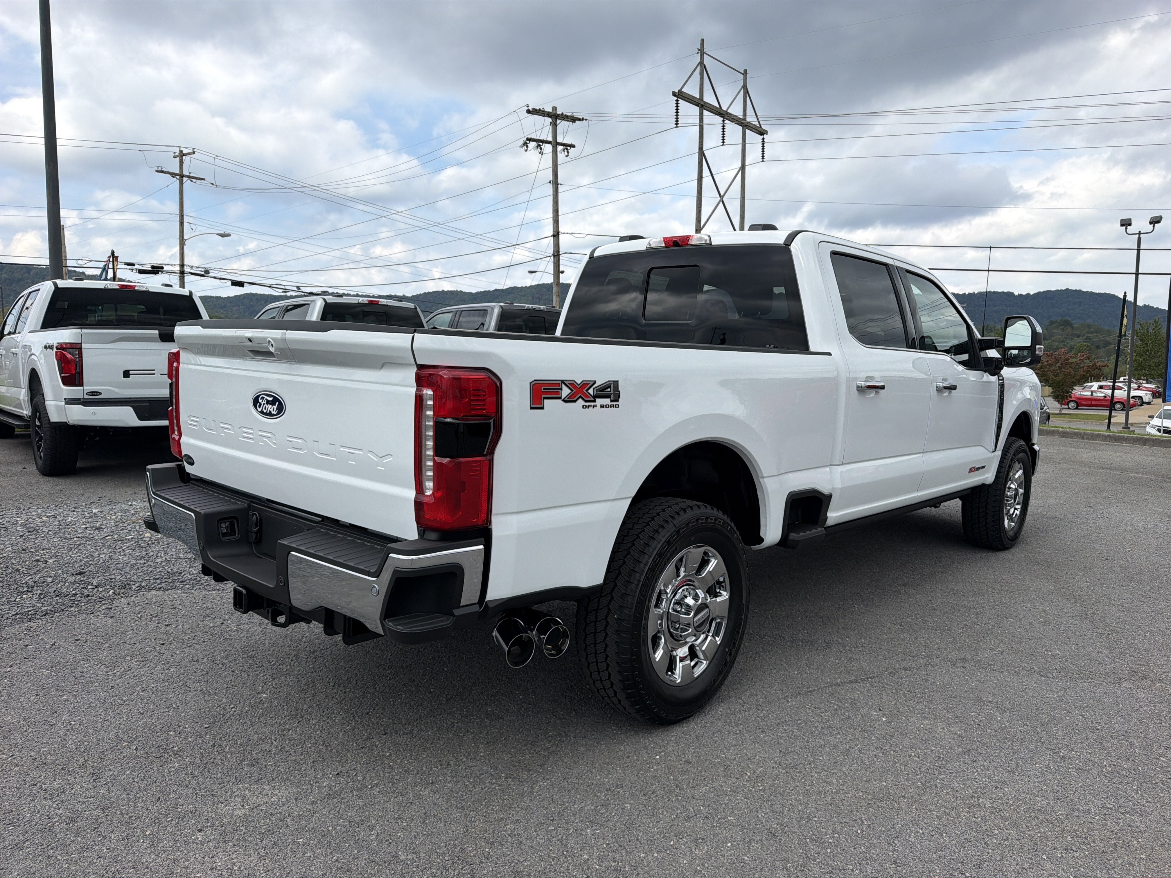 2027 Ford Super Duty F-350 SRW LARIAT