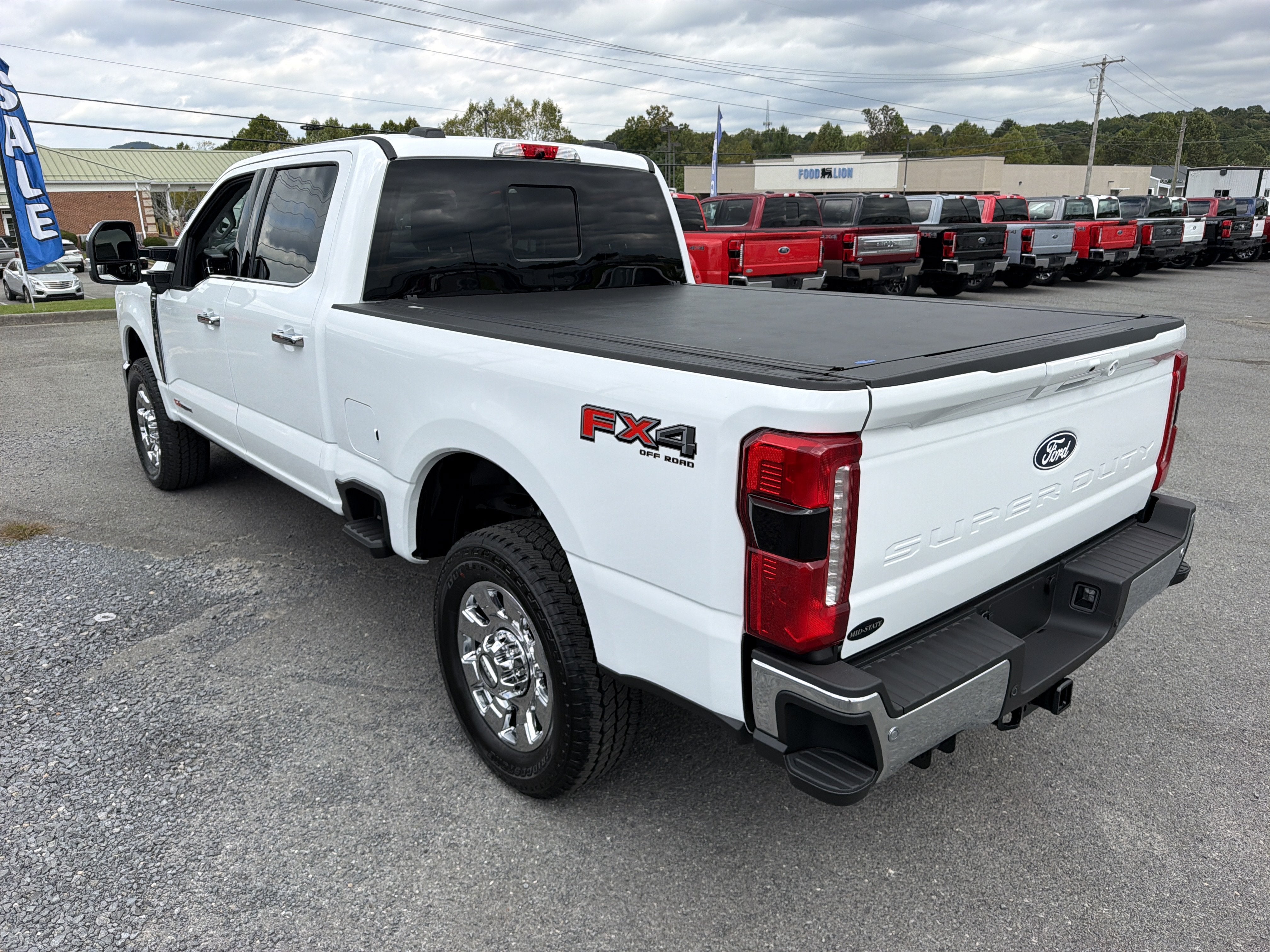 2027 Ford Super Duty F-350 SRW LARIAT