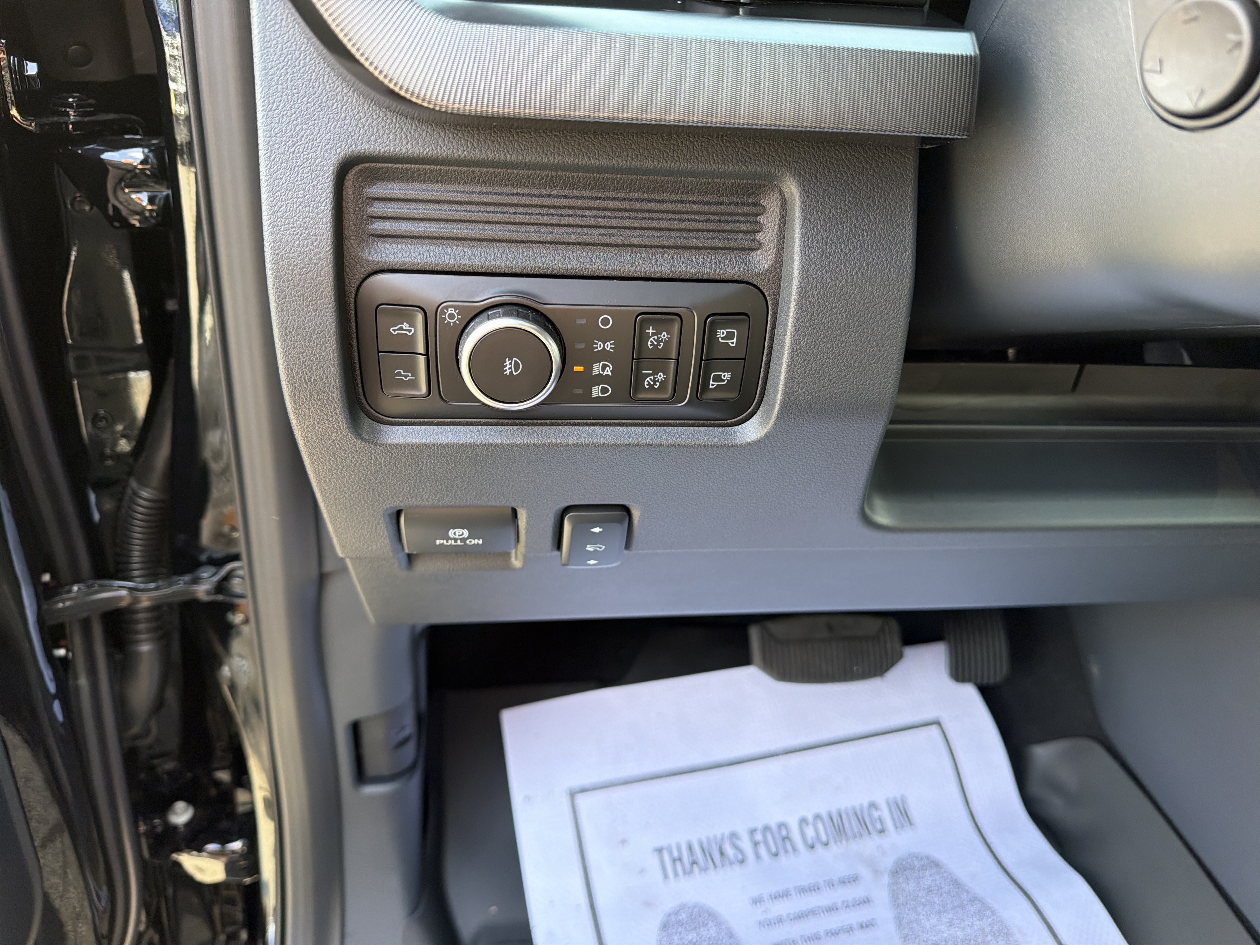 2027 Ford Super Duty F-350 SRW Platinum