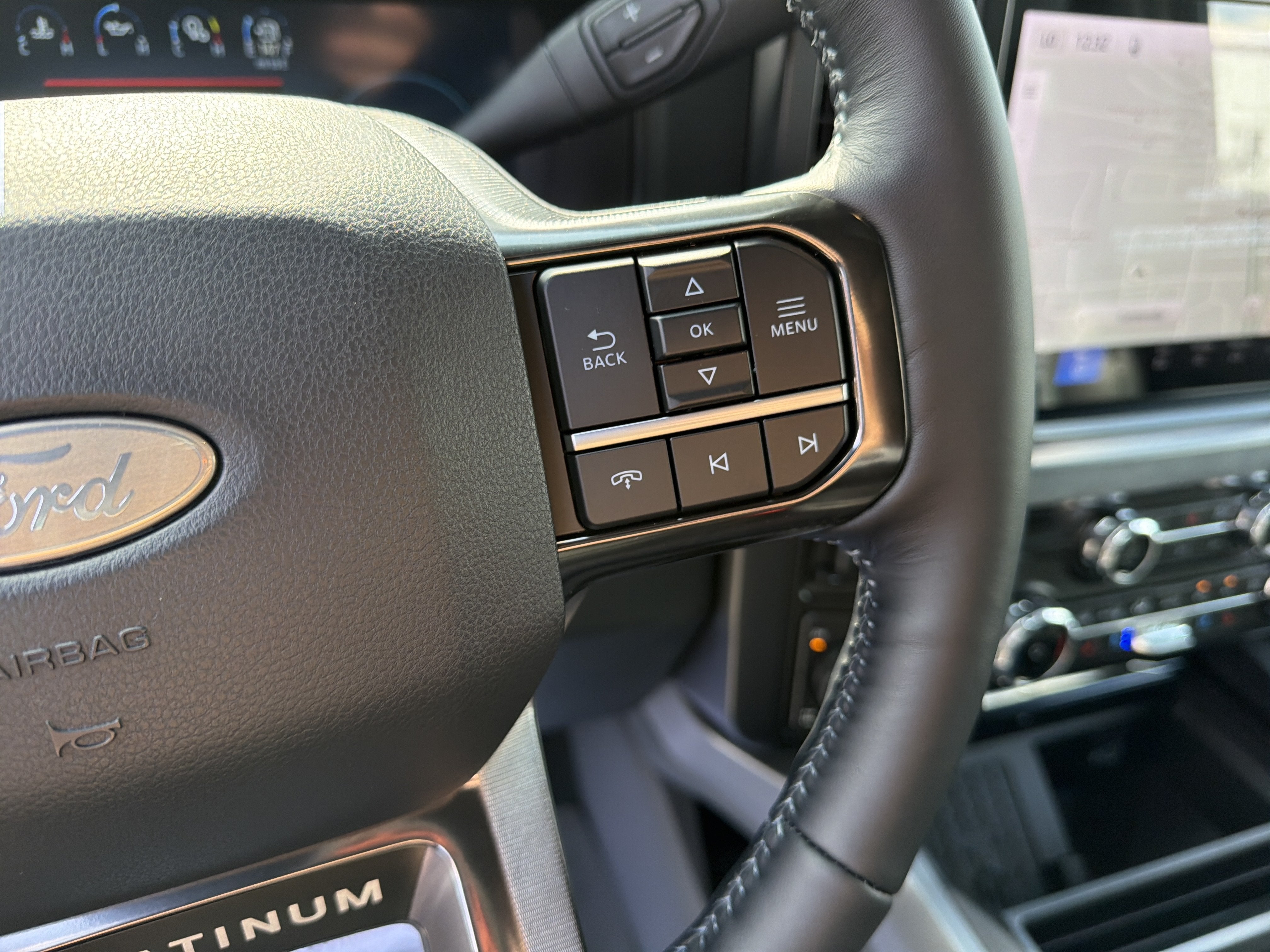2027 Ford Super Duty F-350 SRW Platinum