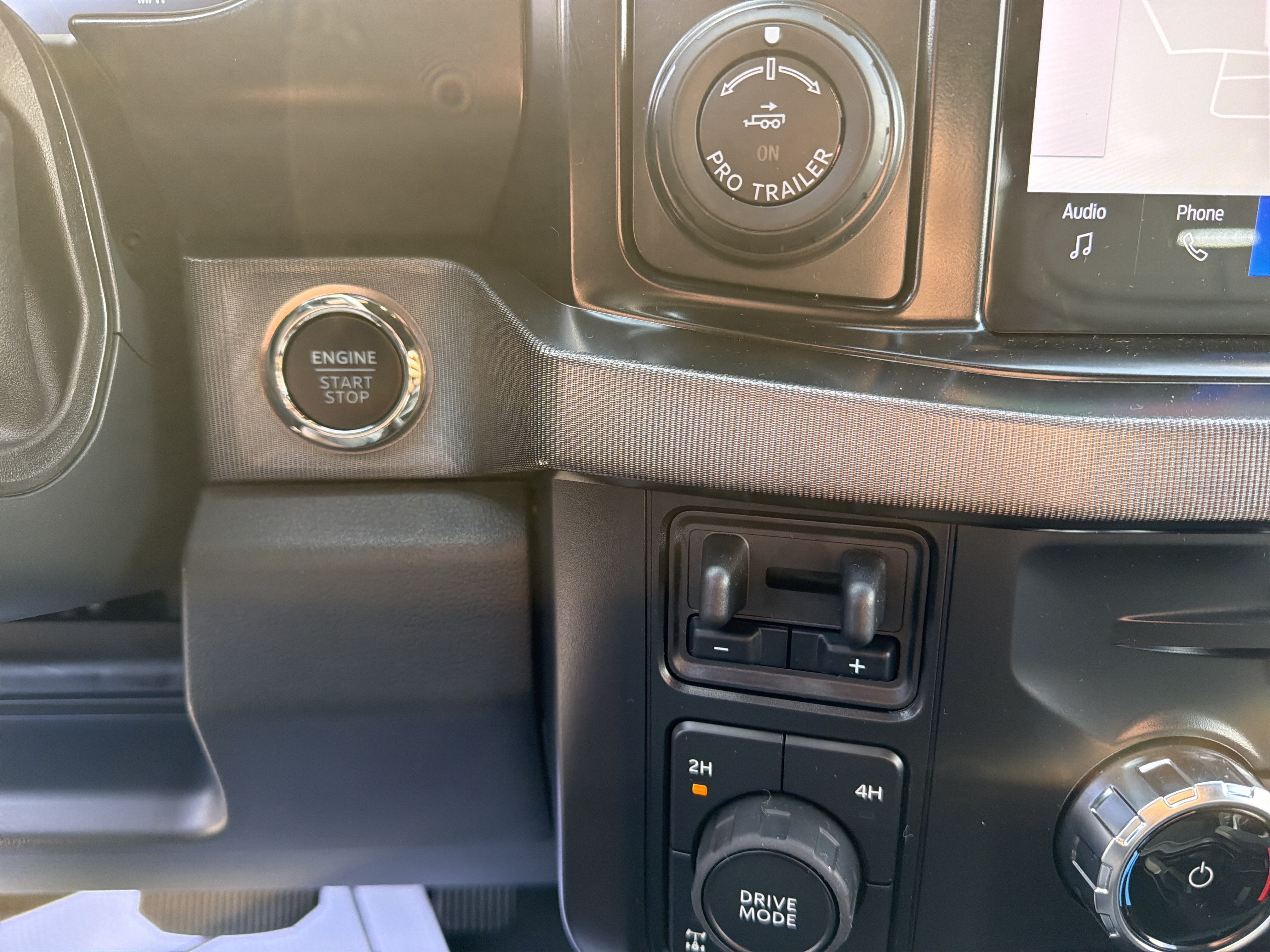 2027 Ford Super Duty F-350 SRW Platinum