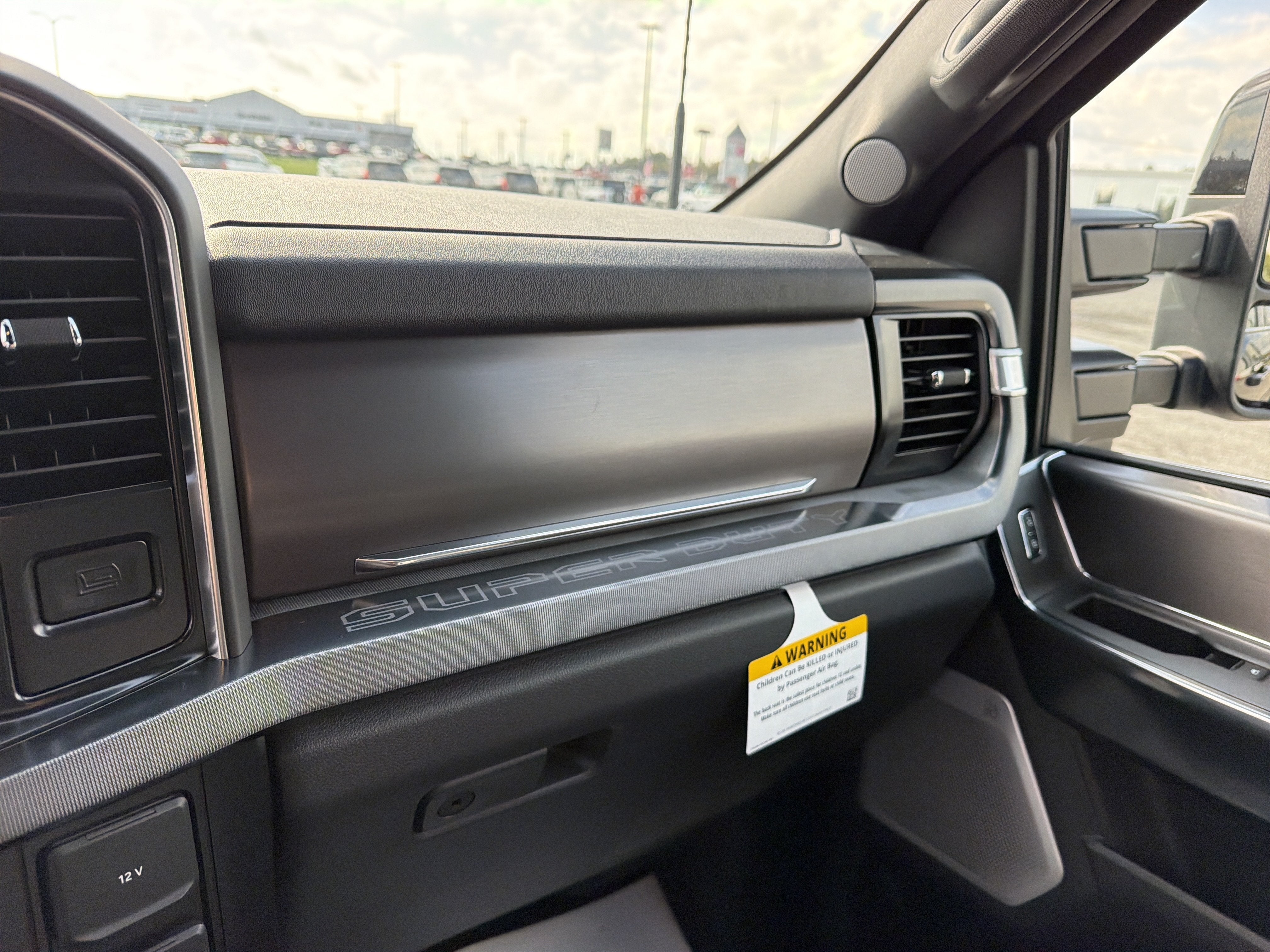 2027 Ford Super Duty F-350 SRW Platinum