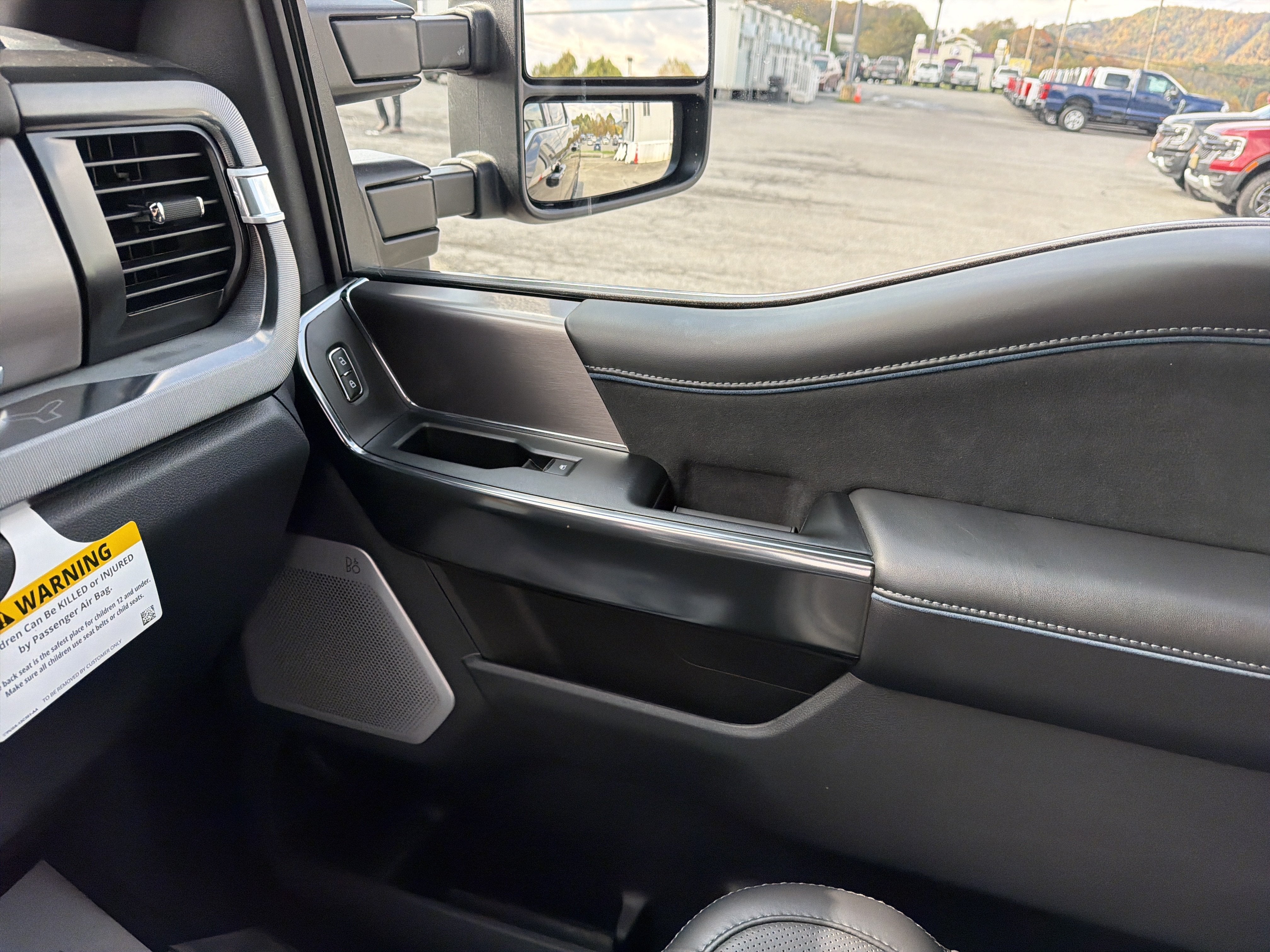 2027 Ford Super Duty F-350 SRW Platinum