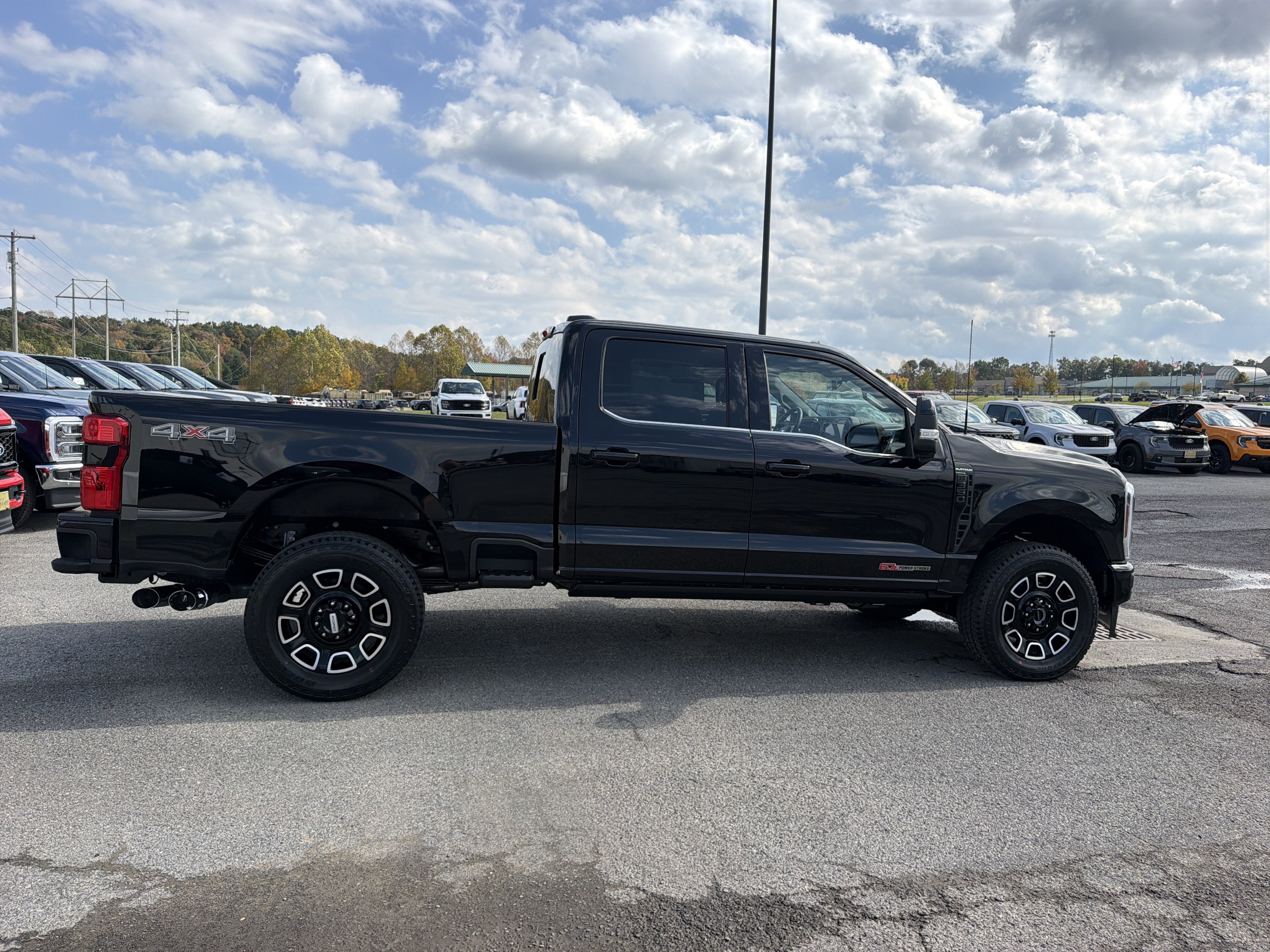 2027 Ford Super Duty F-350 SRW Platinum
