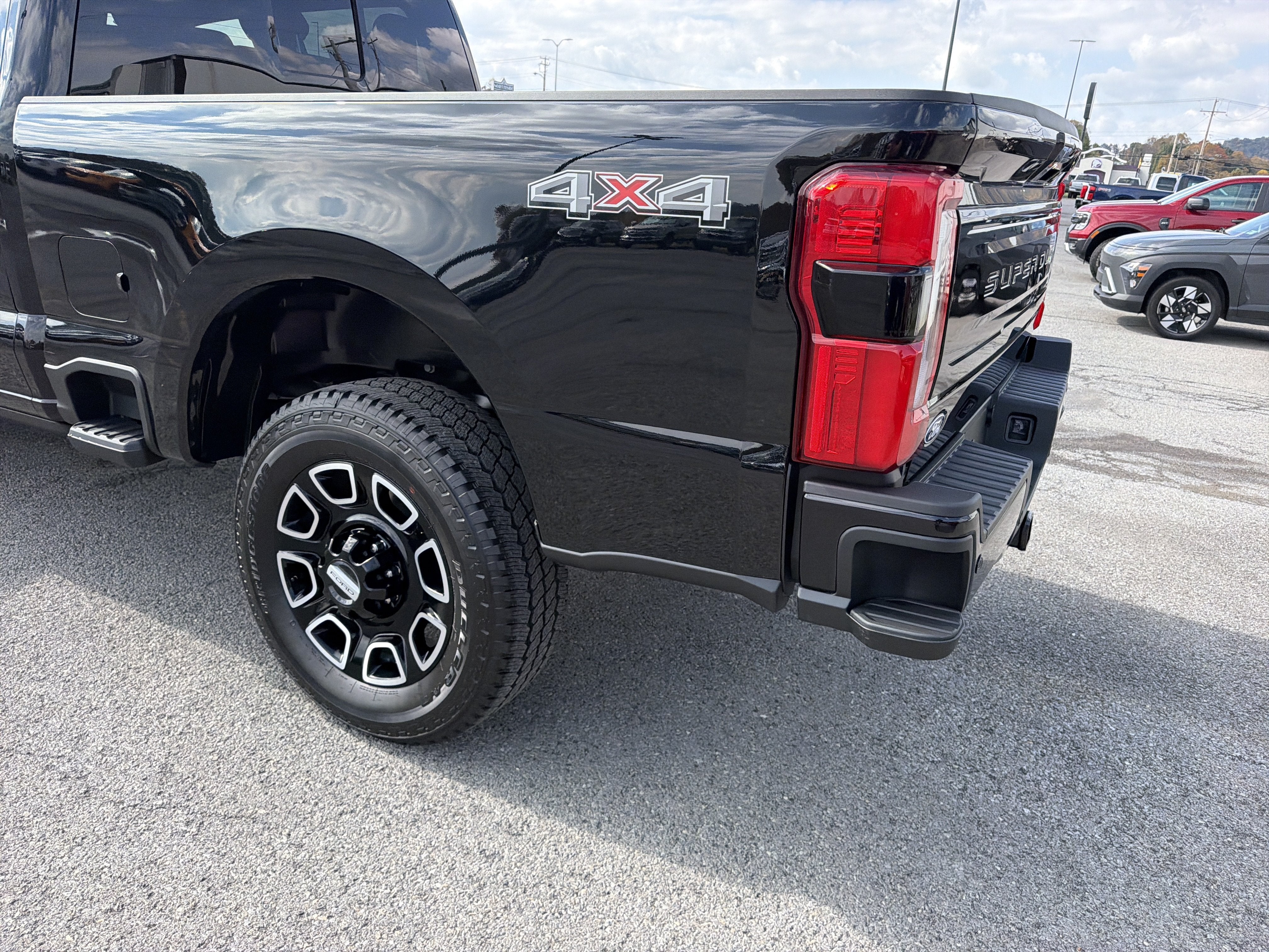 2027 Ford Super Duty F-350 SRW Platinum