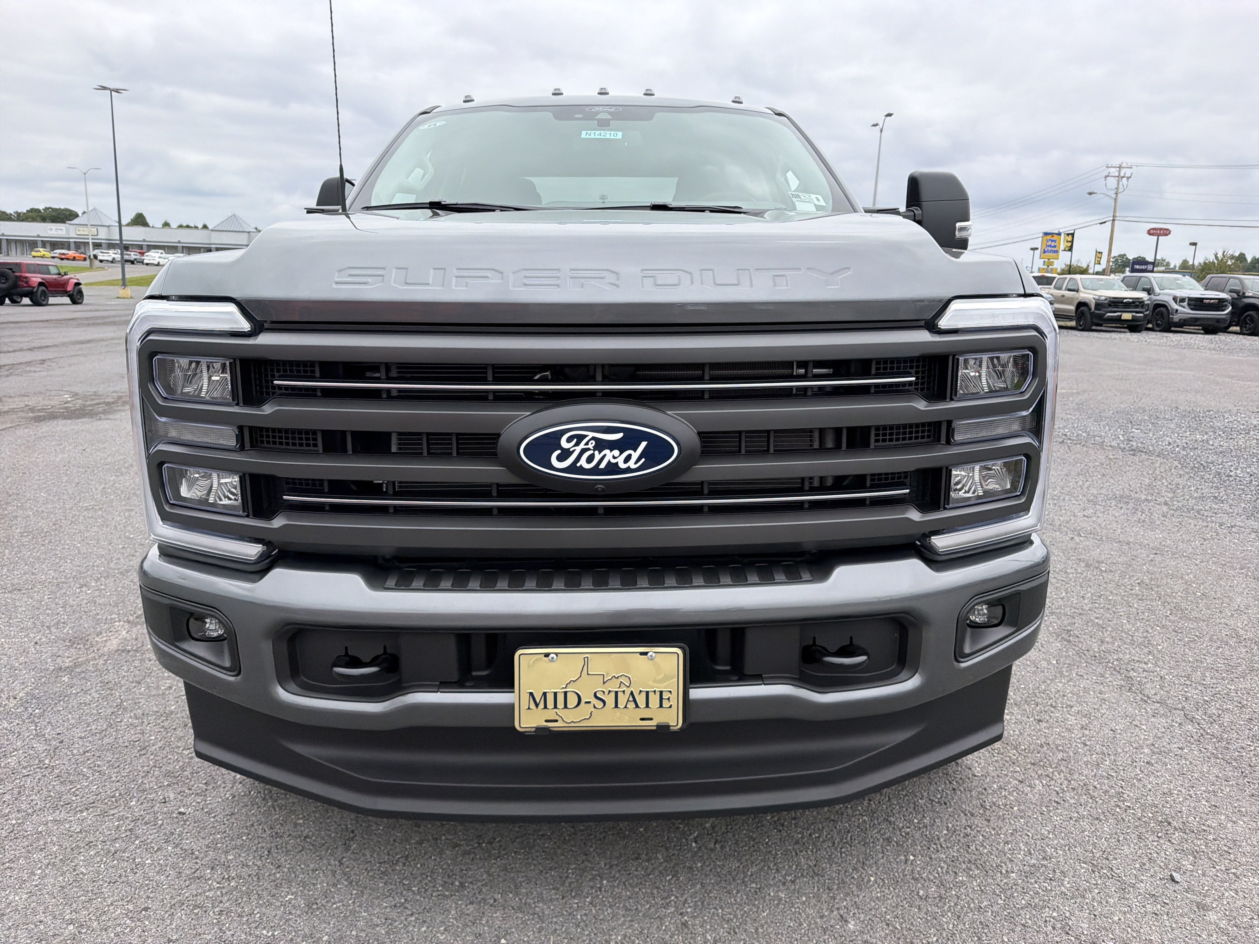 2027 Ford Super Duty F-350 SRW XLT