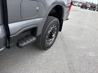 2027 Ford Super Duty F-350 SRW XLT
