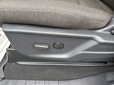 2027 Ford Super Duty F-350 SRW XLT