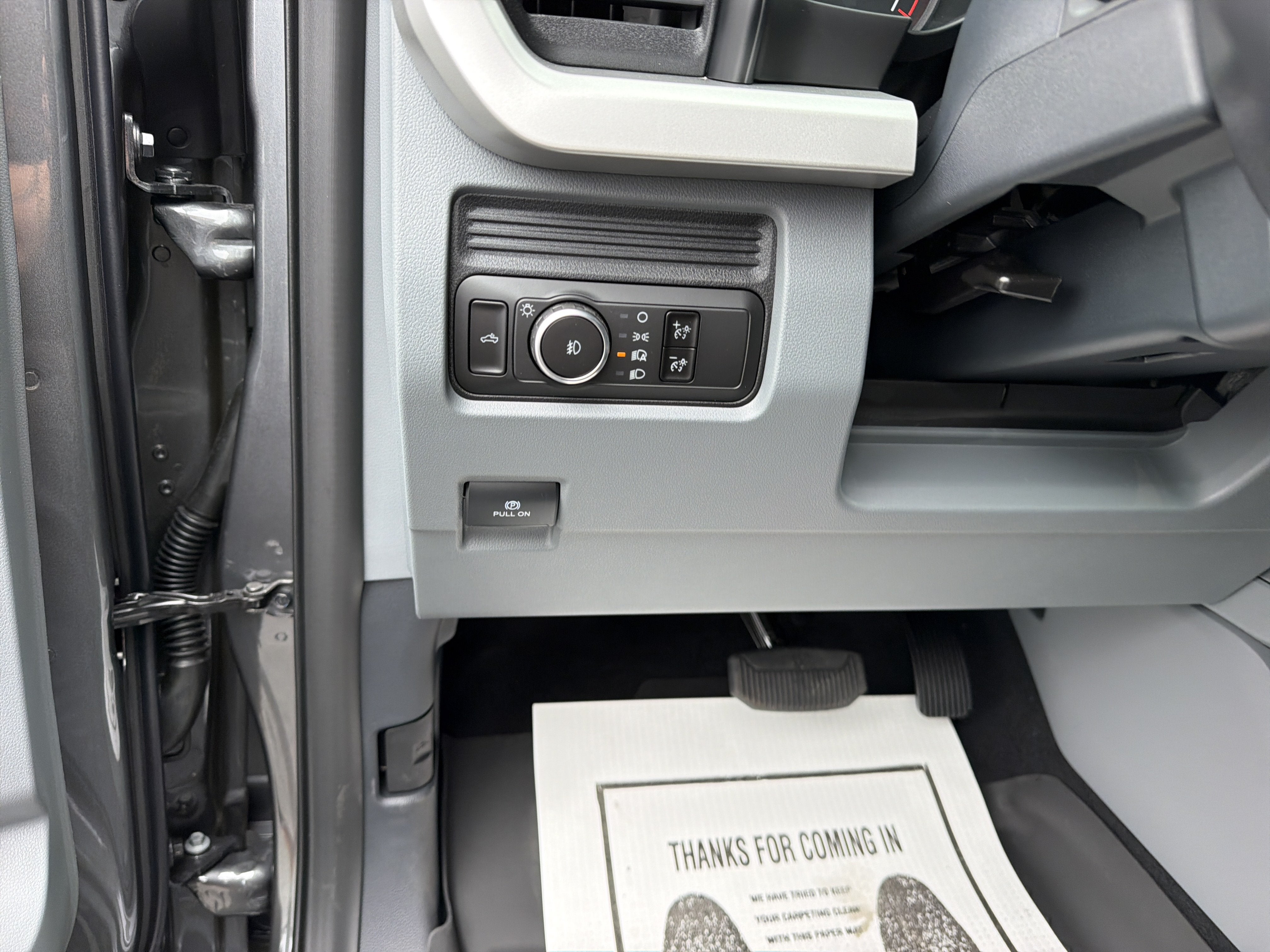 2027 Ford Super Duty F-350 SRW XLT