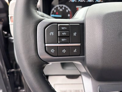 2027 Ford Super Duty F-350 SRW XLT