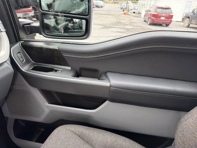 2027 Ford Super Duty F-350 SRW XLT
