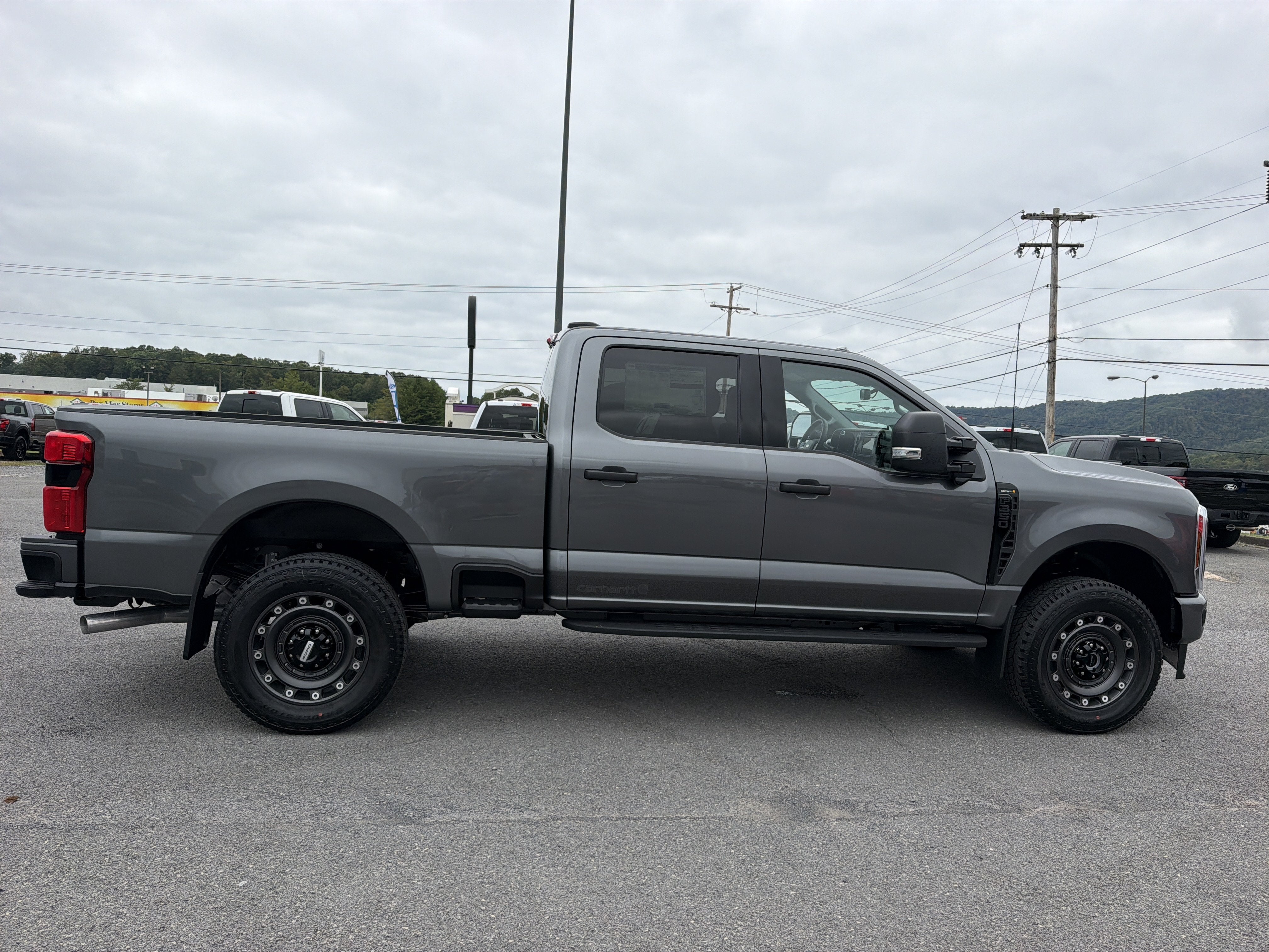 2027 Ford Super Duty F-350 SRW XLT