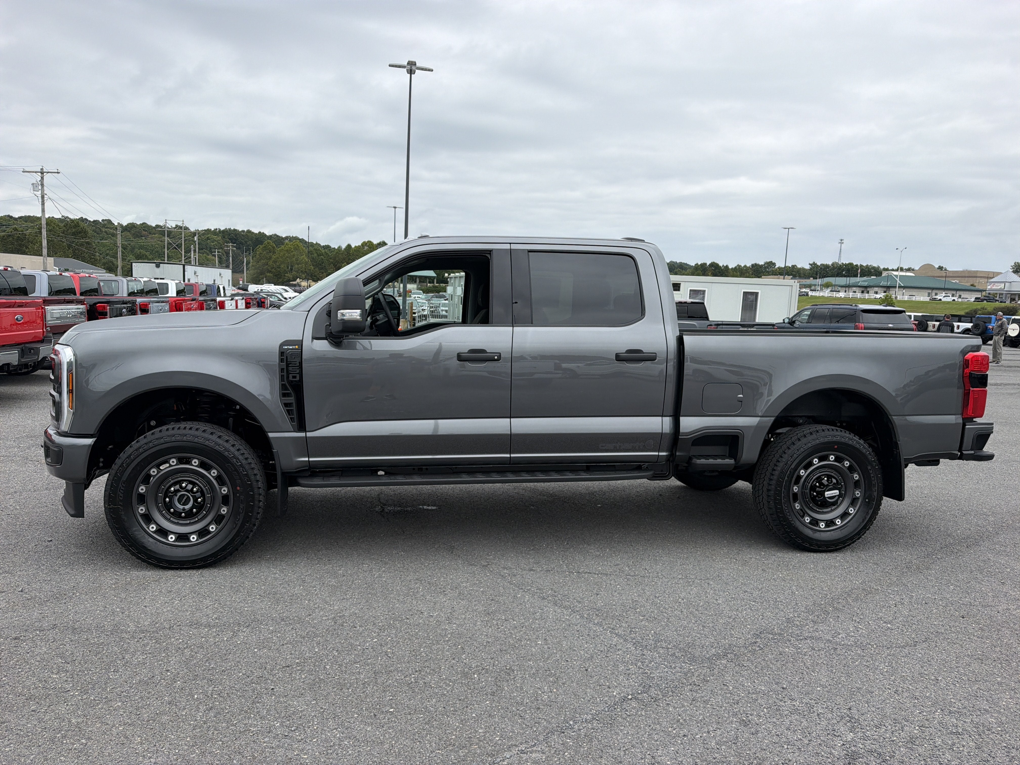 2027 Ford Super Duty F-350 SRW XLT