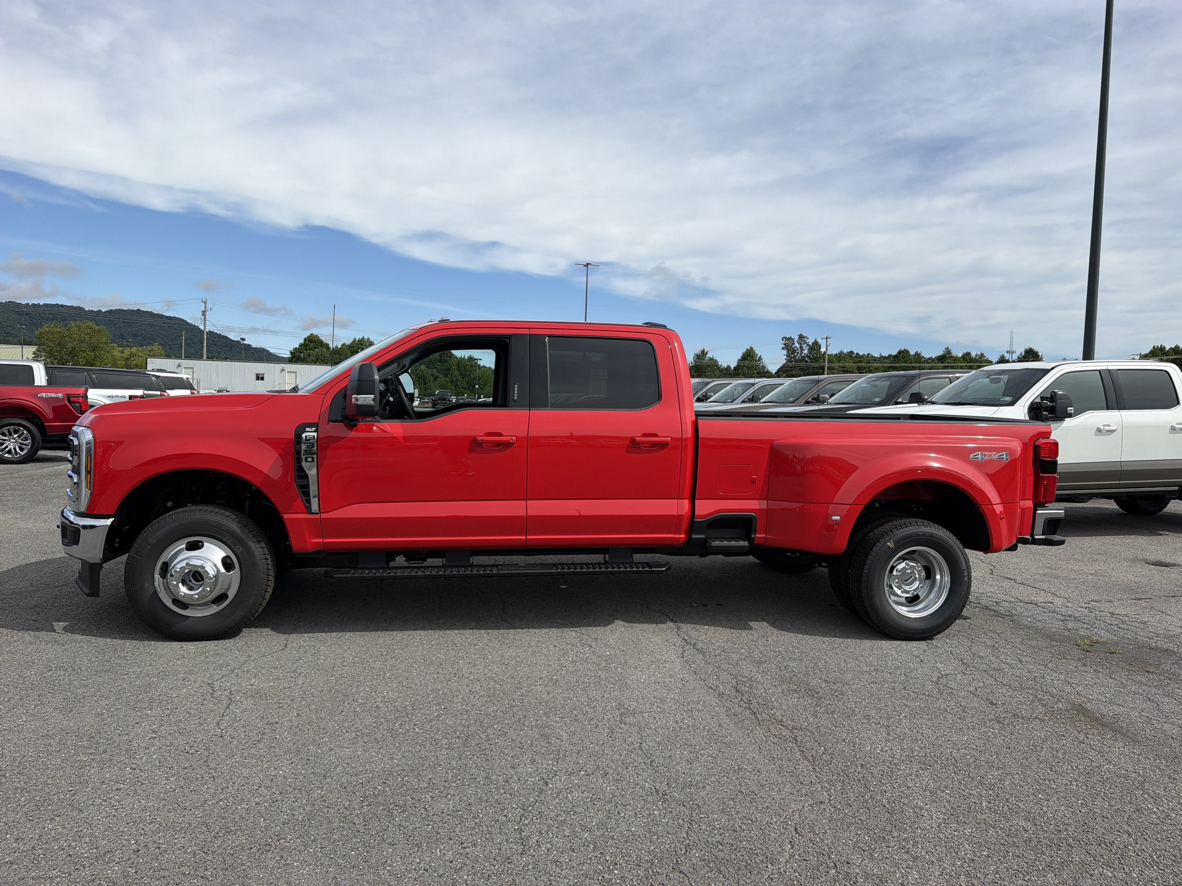 2026 Ford Super Duty F-350 DRW XLT