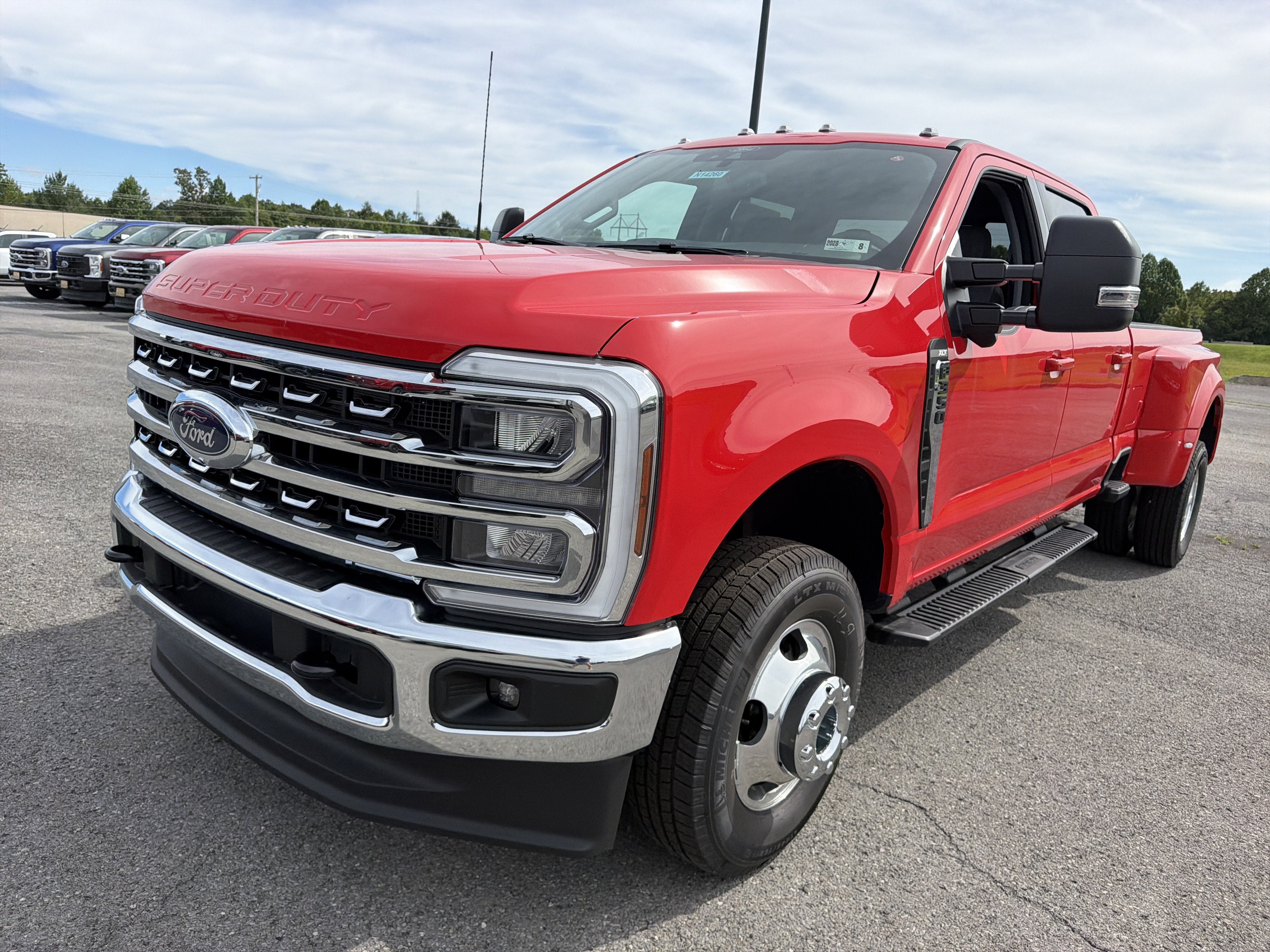 2026 Ford Super Duty F-350 DRW XLT