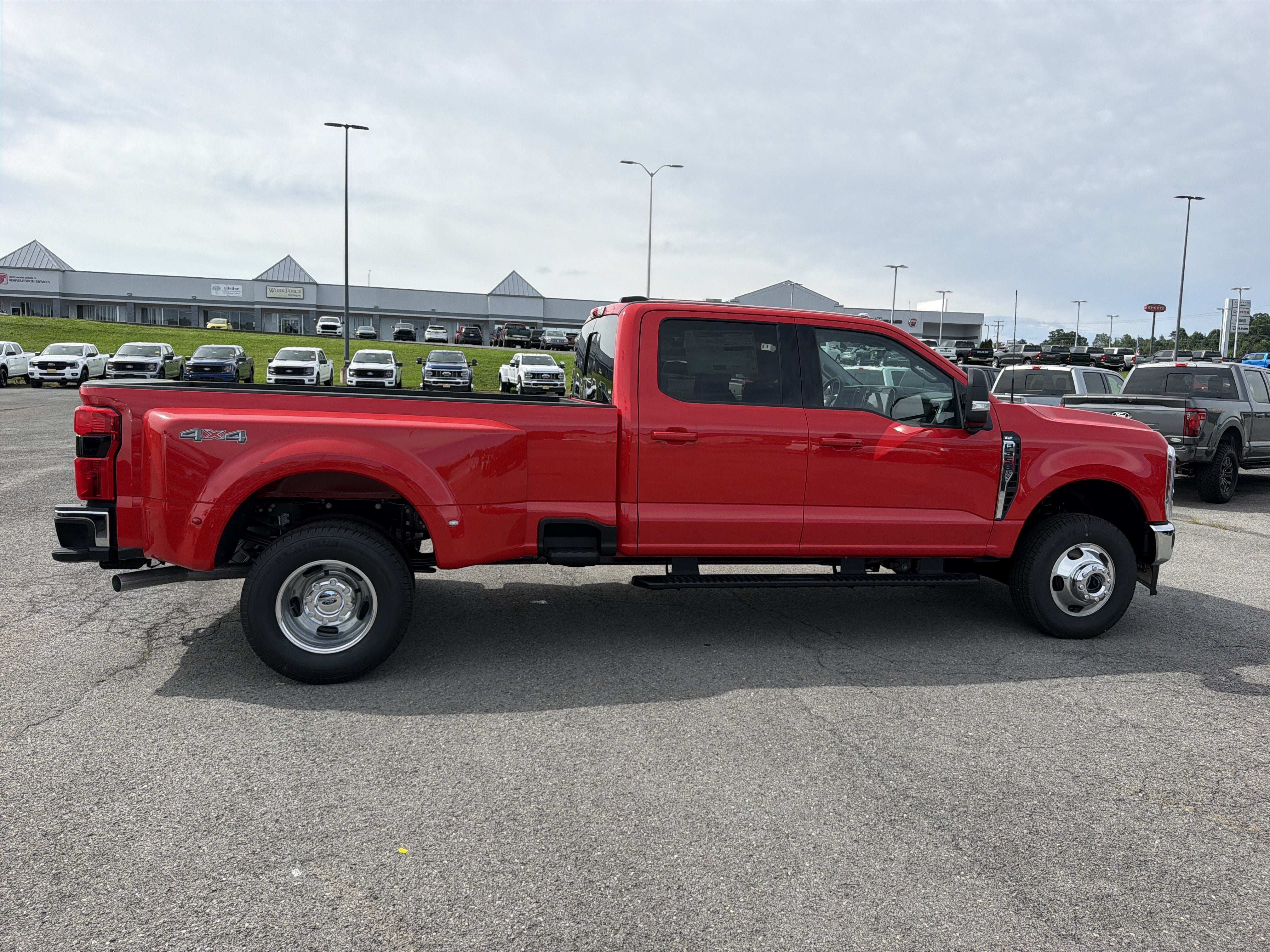 2026 Ford Super Duty F-350 DRW XLT
