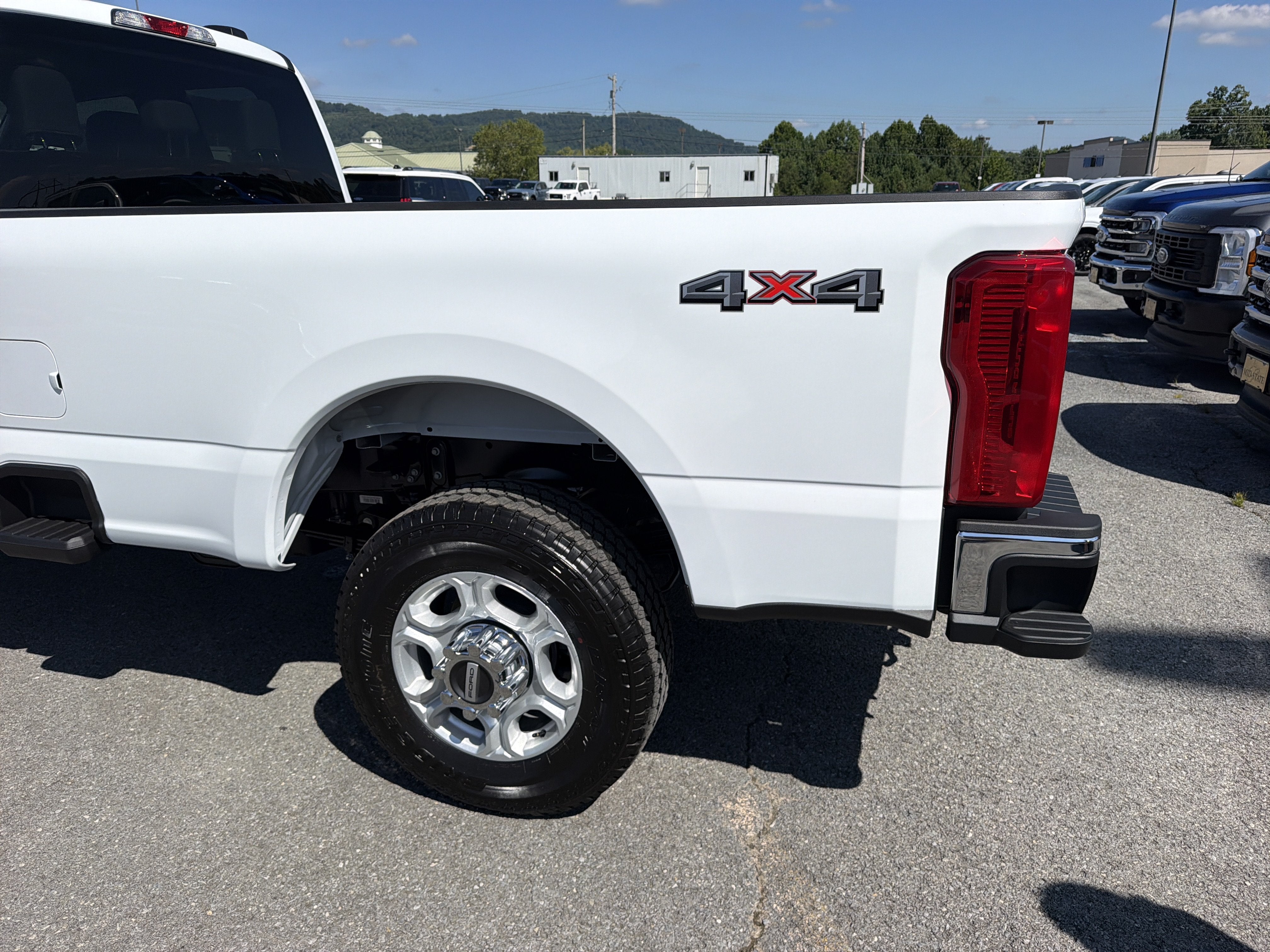2026 Ford Super Duty F-350 SRW XLT