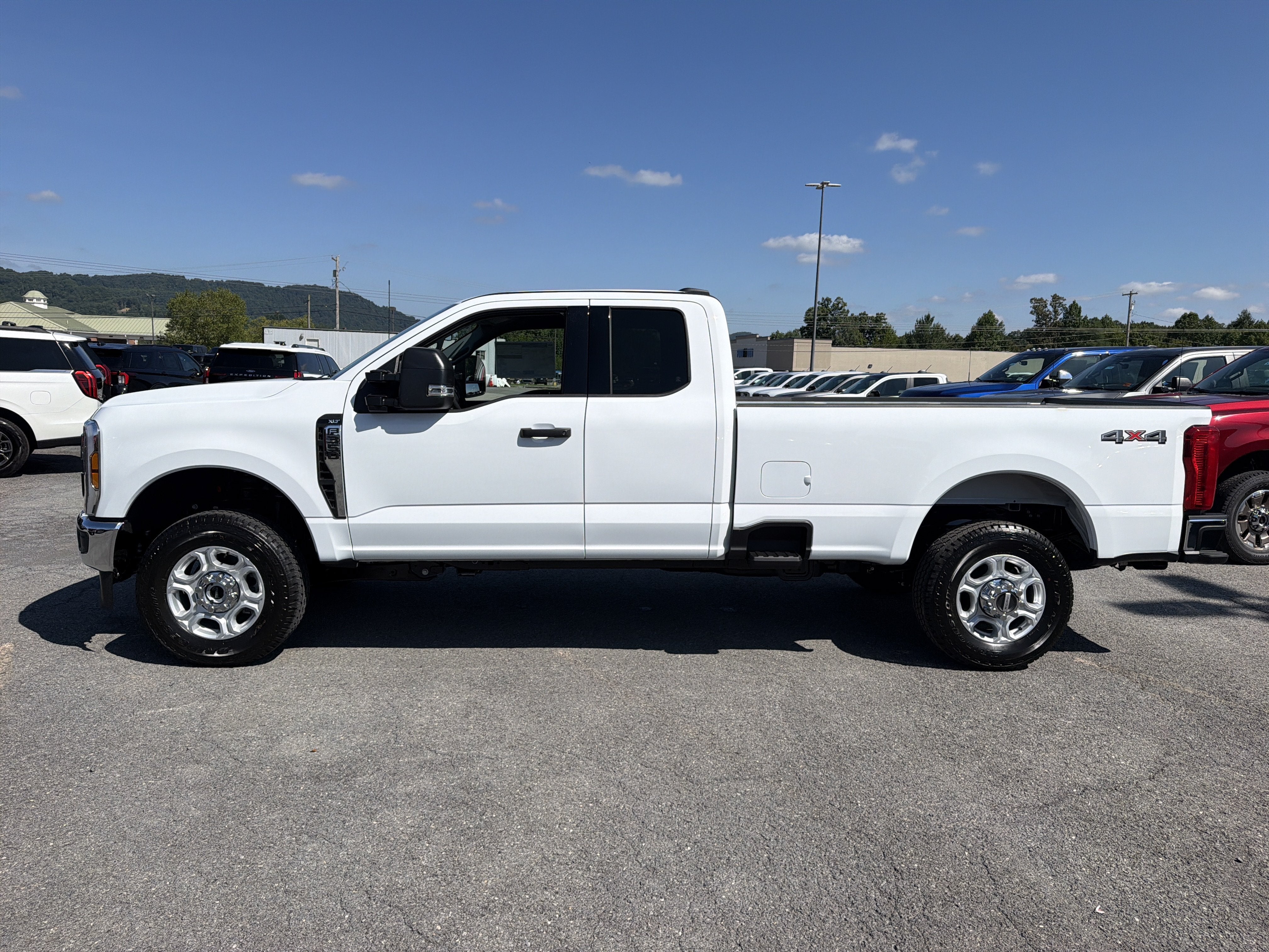 2026 Ford Super Duty F-350 SRW XLT