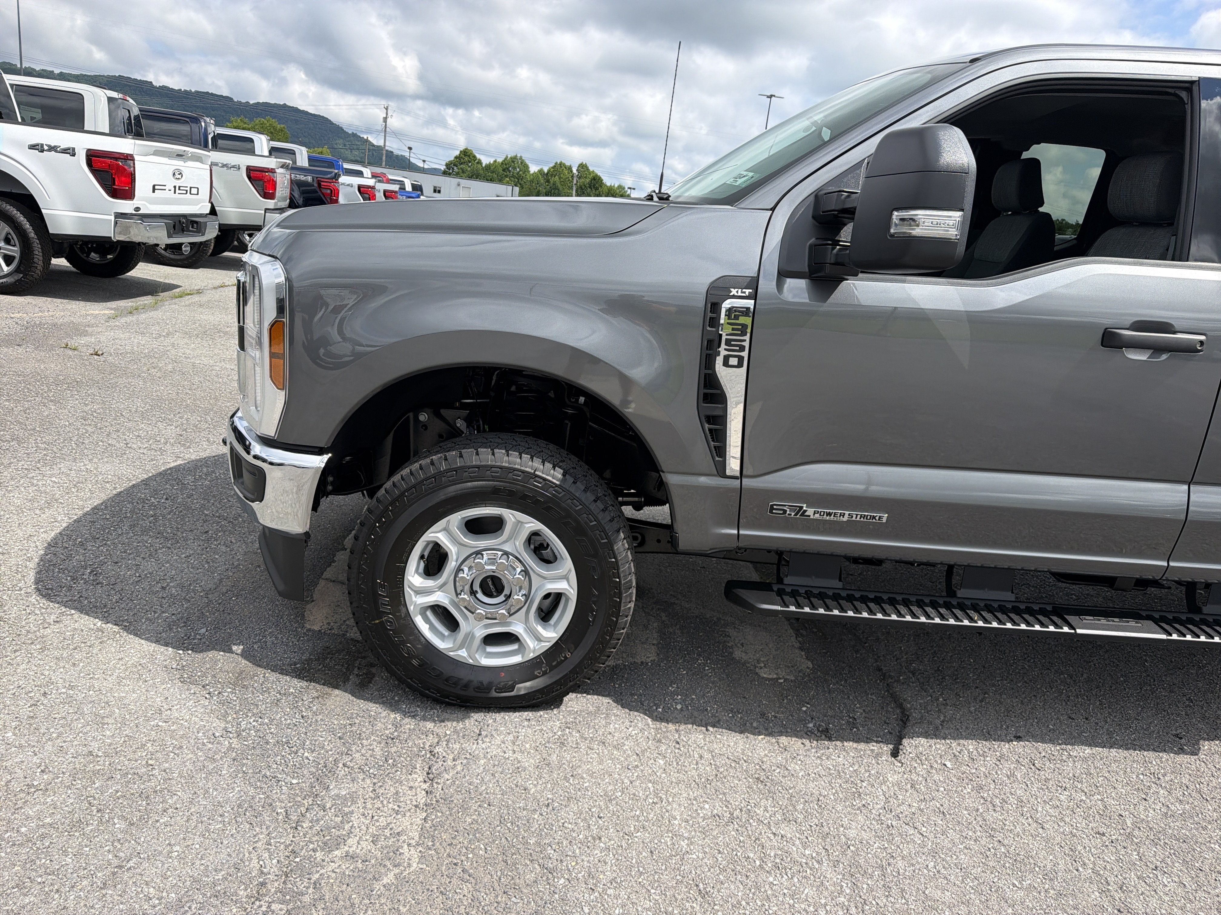 2026 Ford Super Duty F-350 SRW XLT